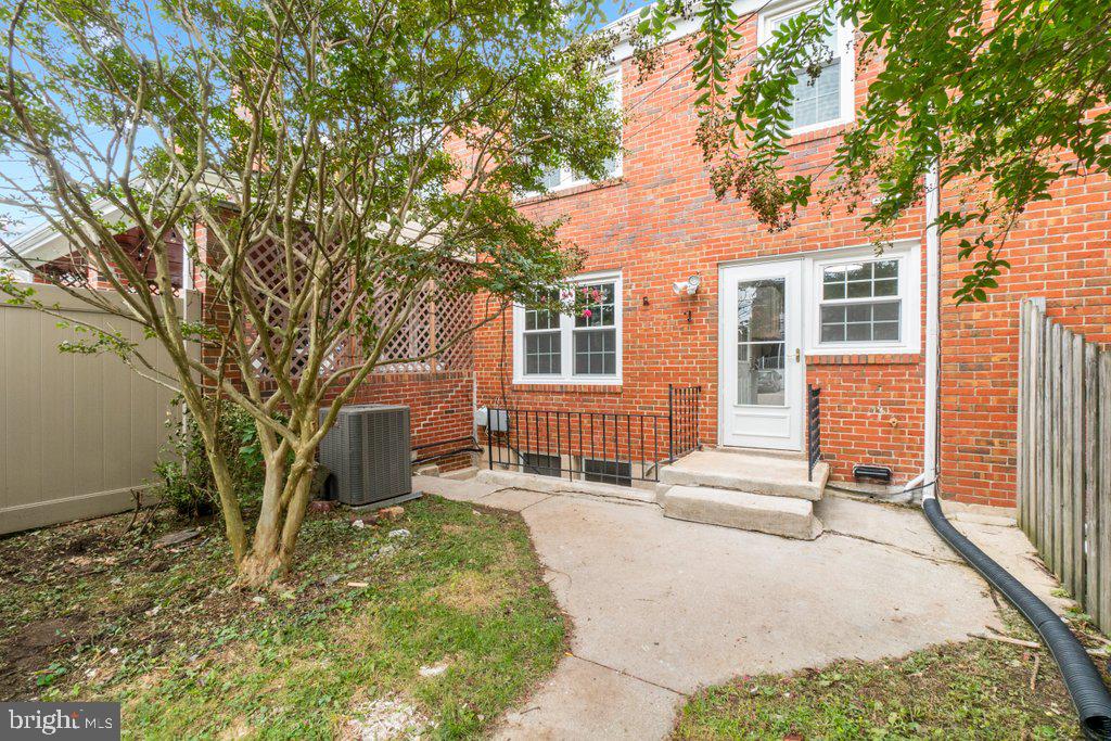 TOWSON - Residential