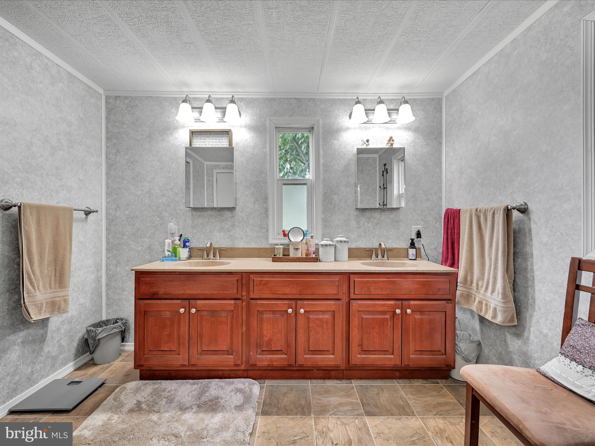 WINCHESTER MEADOWS - Residential