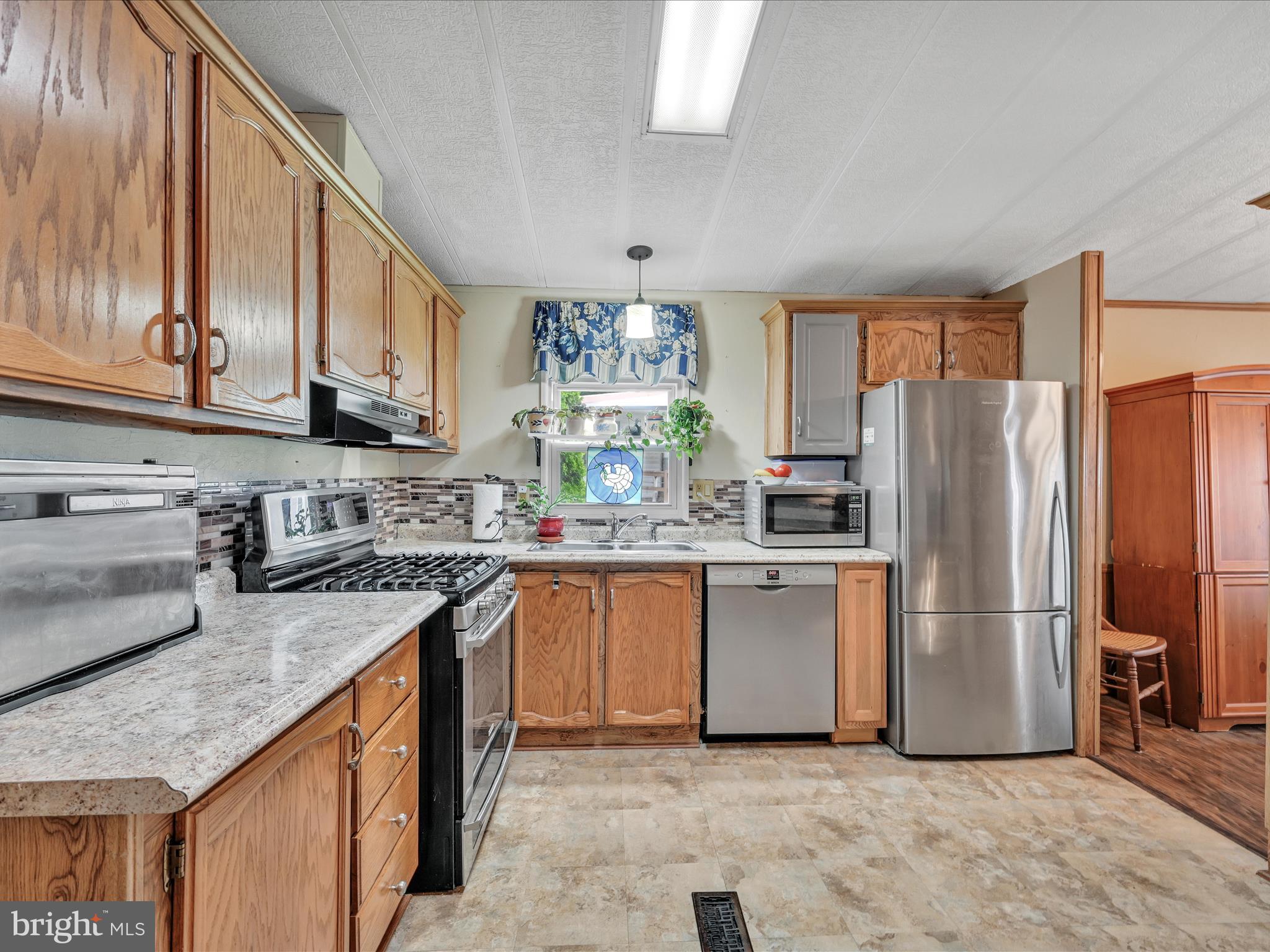 WINCHESTER MEADOWS - Residential