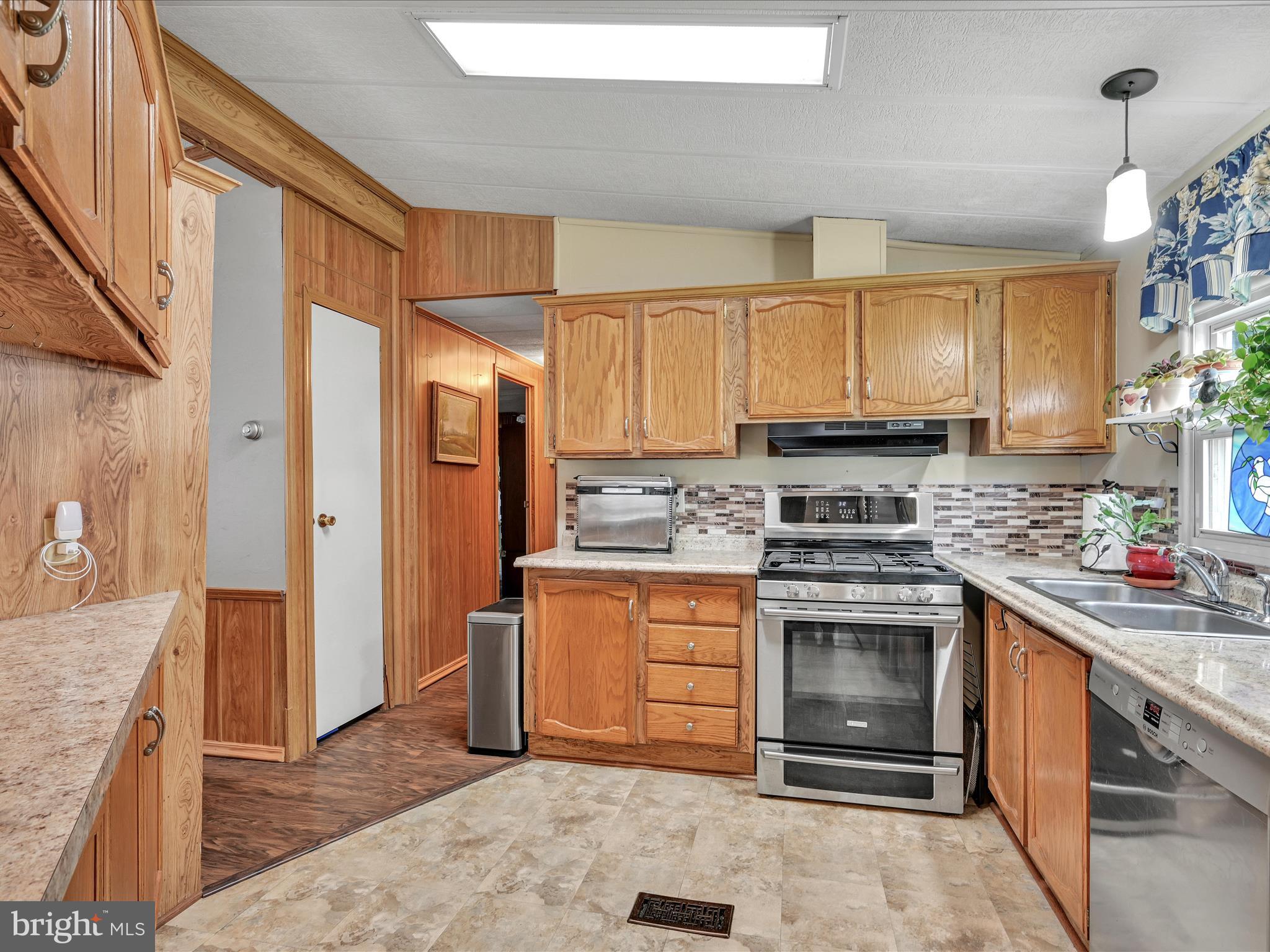 WINCHESTER MEADOWS - Residential