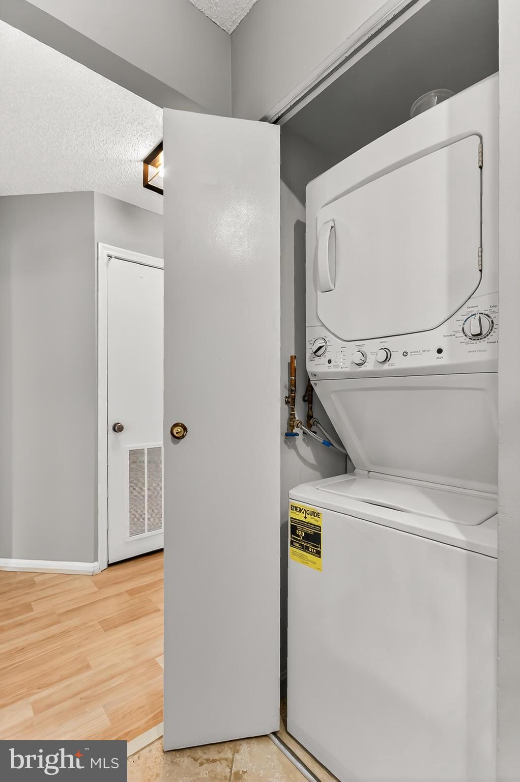 ASTORIA CONDOMINIUM - Residential Lease