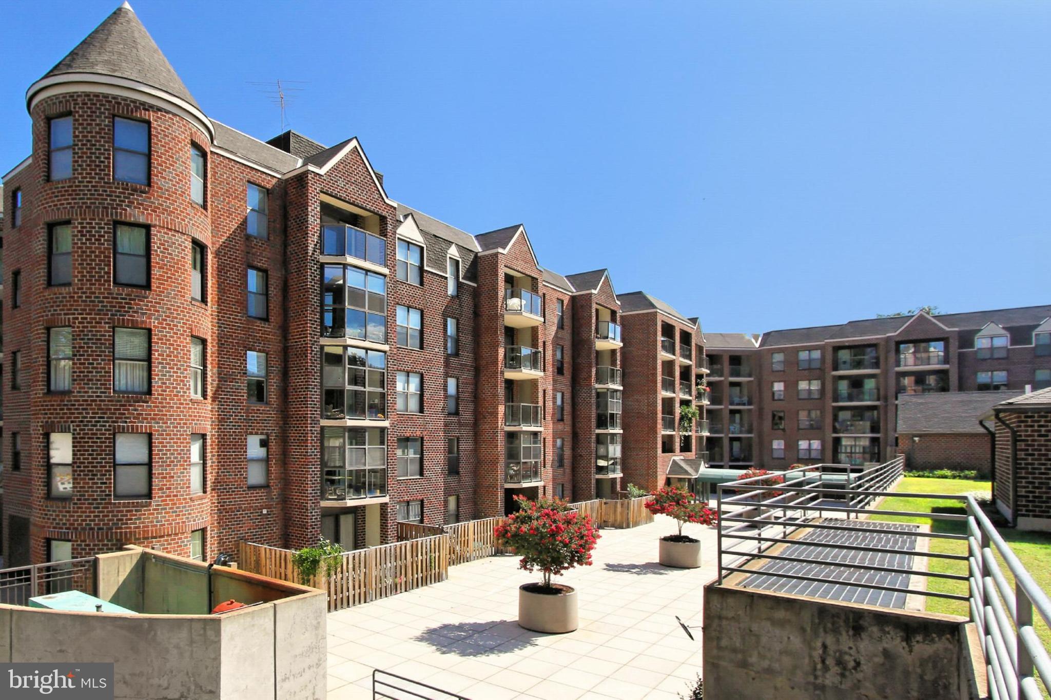 ASTORIA CONDOMINIUM - Residential Lease