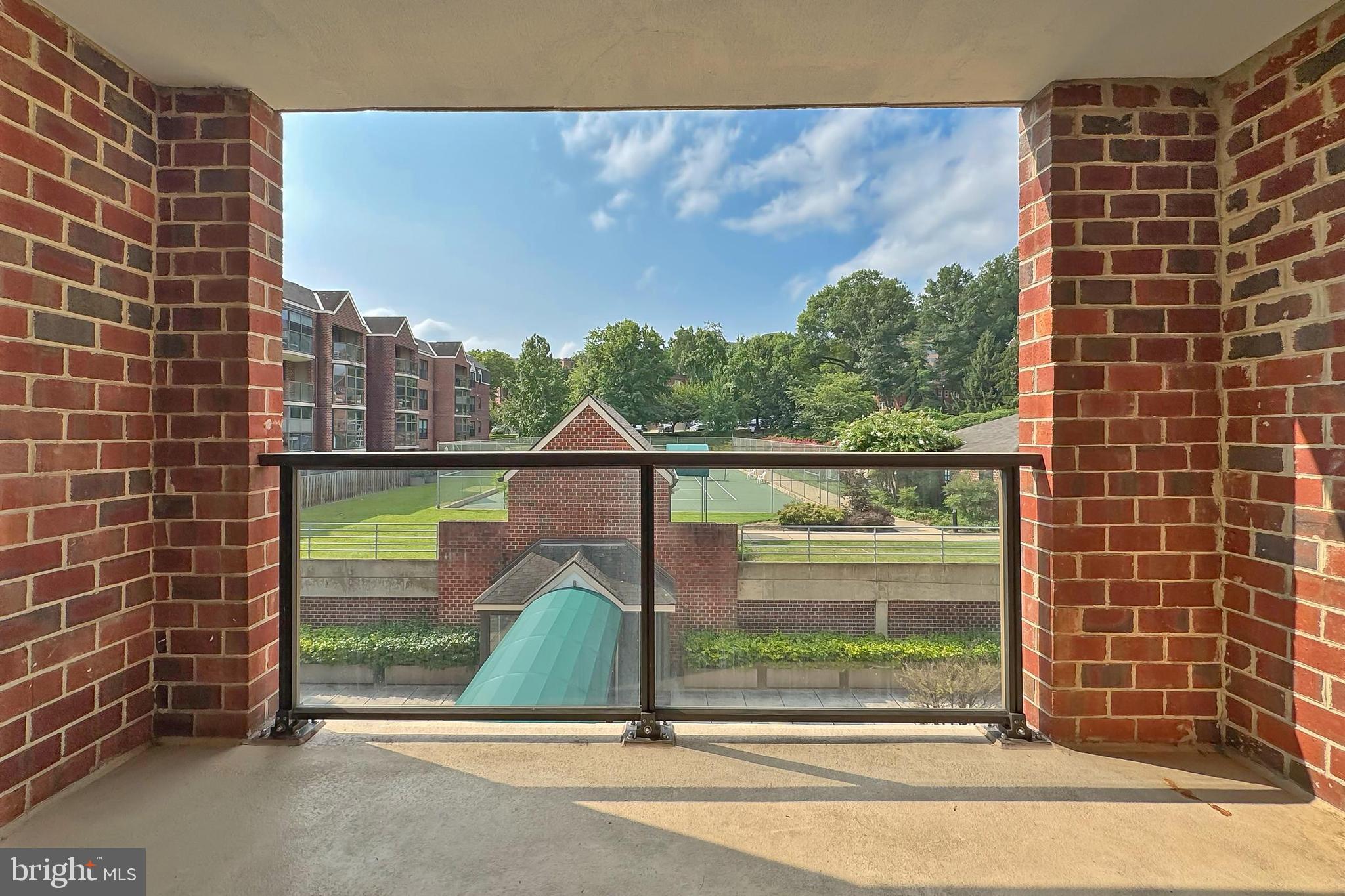 ASTORIA CONDOMINIUM - Residential Lease