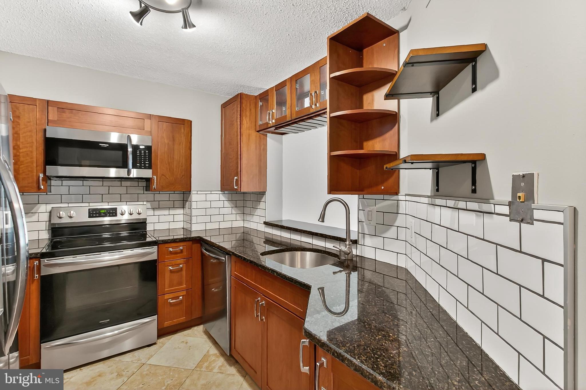 ASTORIA CONDOMINIUM - Residential Lease