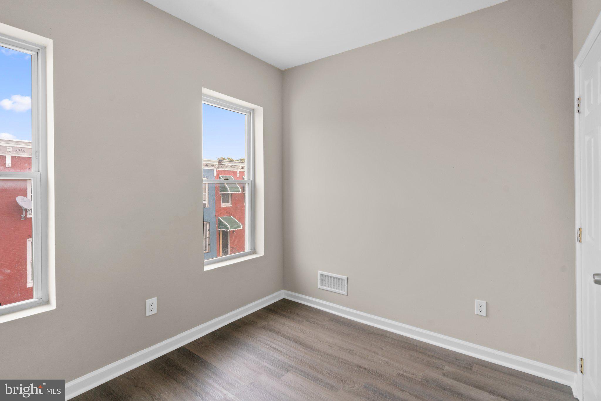 SANDTOWN-WINCHESTER - Residential