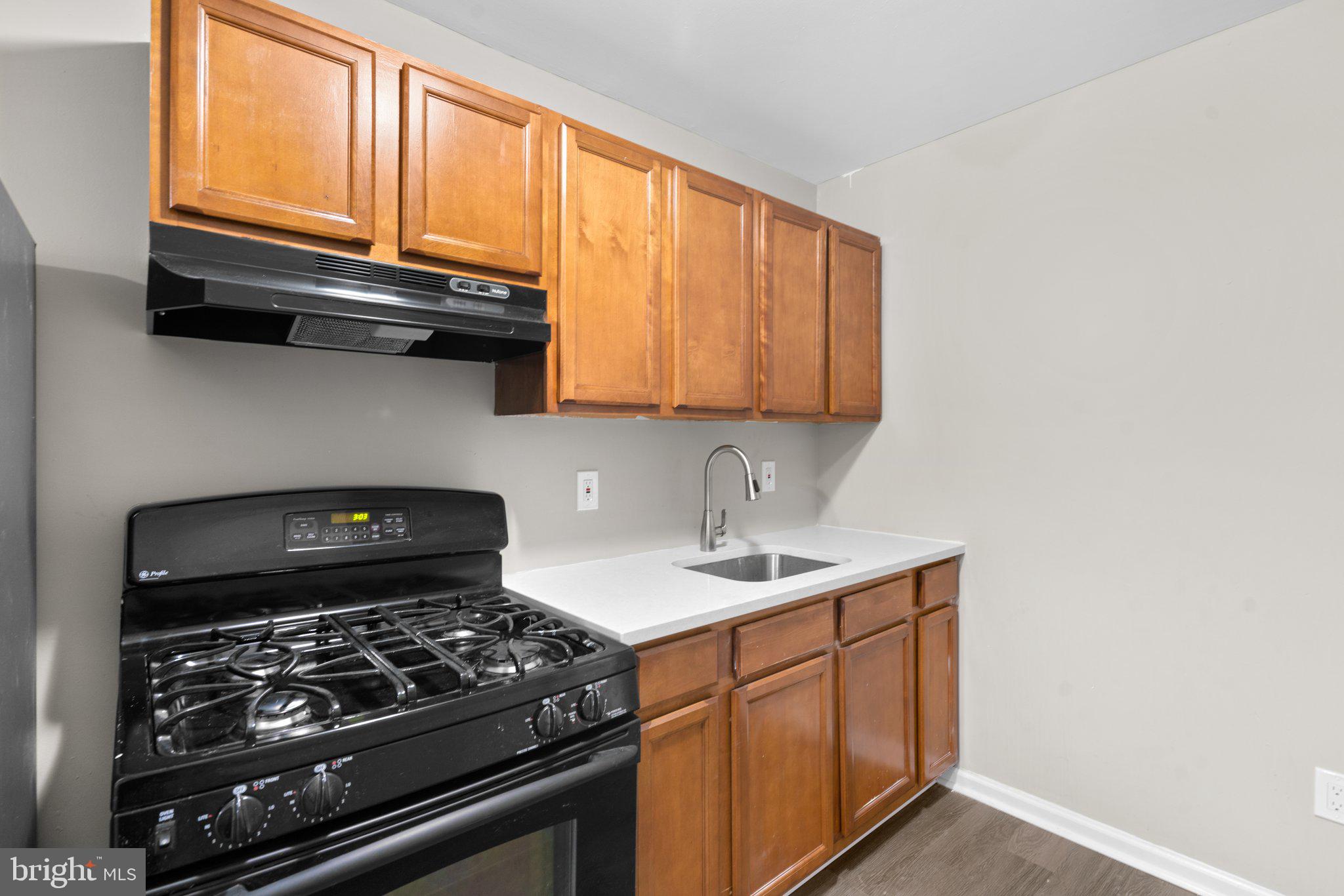 SANDTOWN-WINCHESTER - Residential