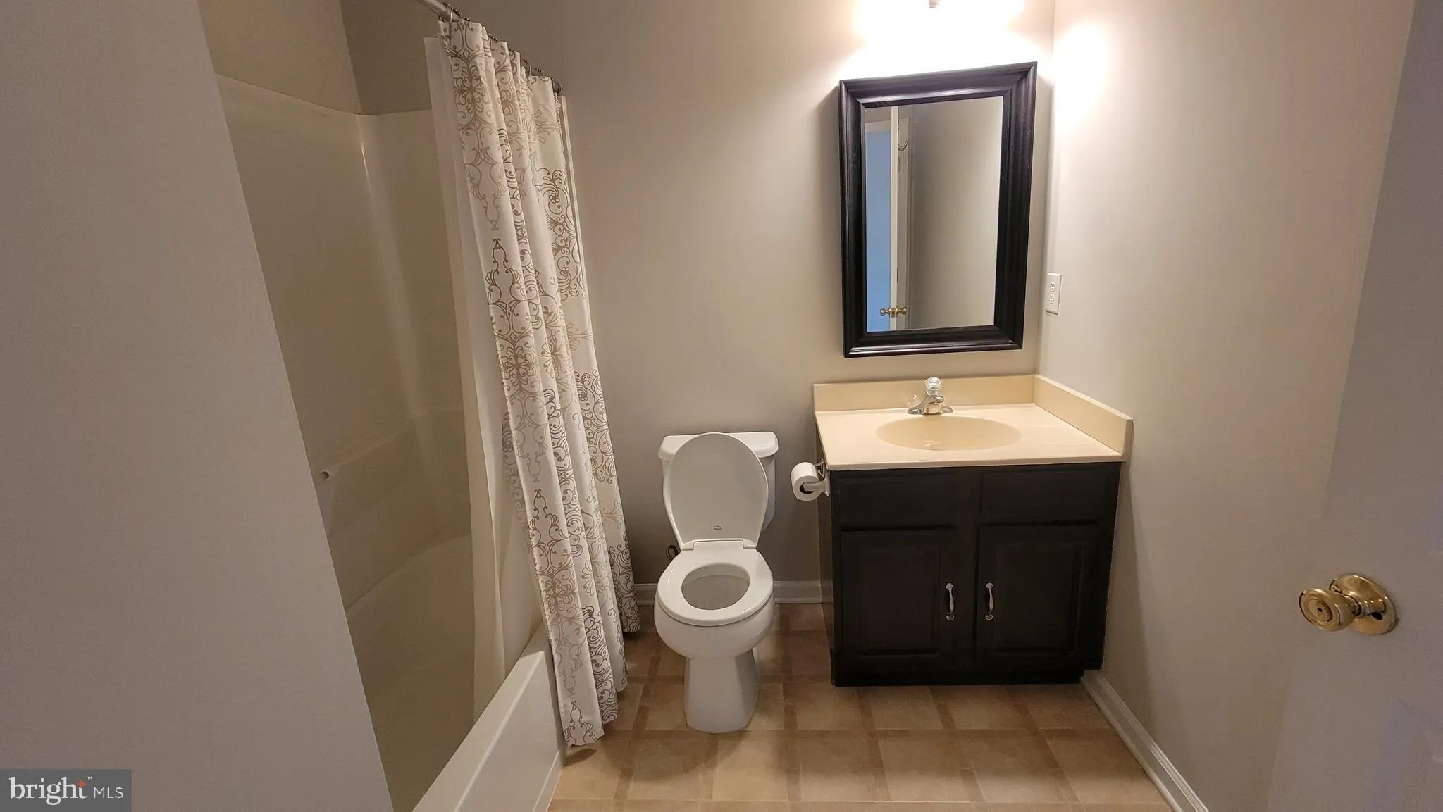 Deptford, New Jersey 08096, United States, 3 Bedrooms Bedrooms, ,3 BathroomsBathrooms,Residential,Contingent,10634