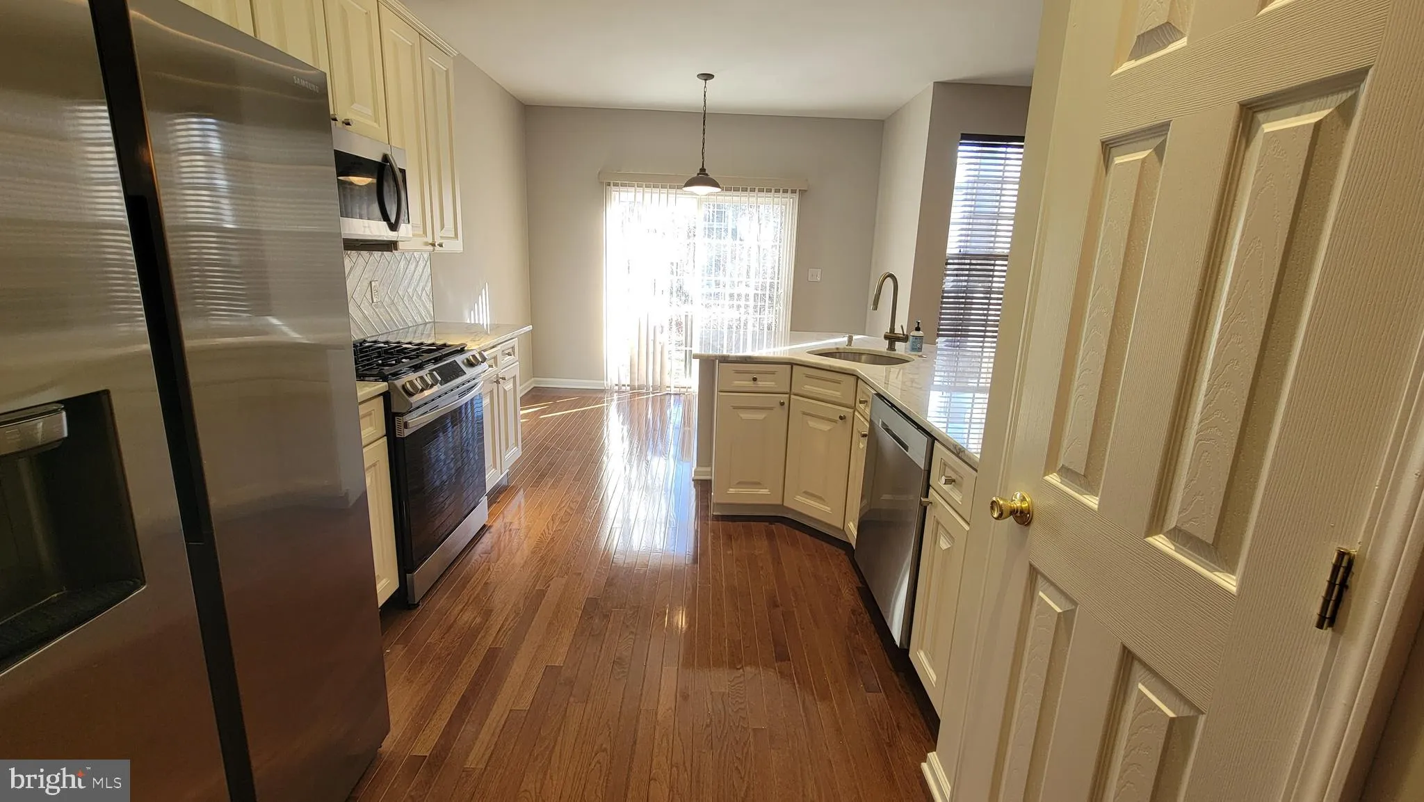 Deptford, New Jersey 08096, United States, 3 Bedrooms Bedrooms, ,3 BathroomsBathrooms,Residential,Contingent,10634