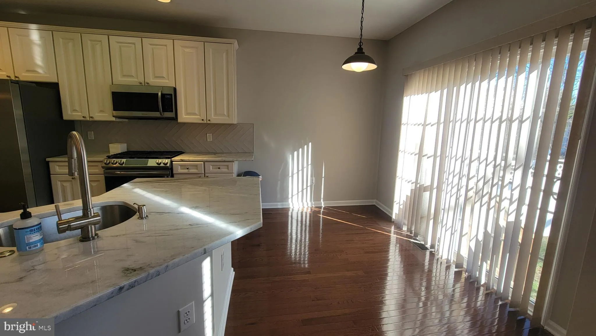Deptford, New Jersey 08096, United States, 3 Bedrooms Bedrooms, ,3 BathroomsBathrooms,Residential,Contingent,10634