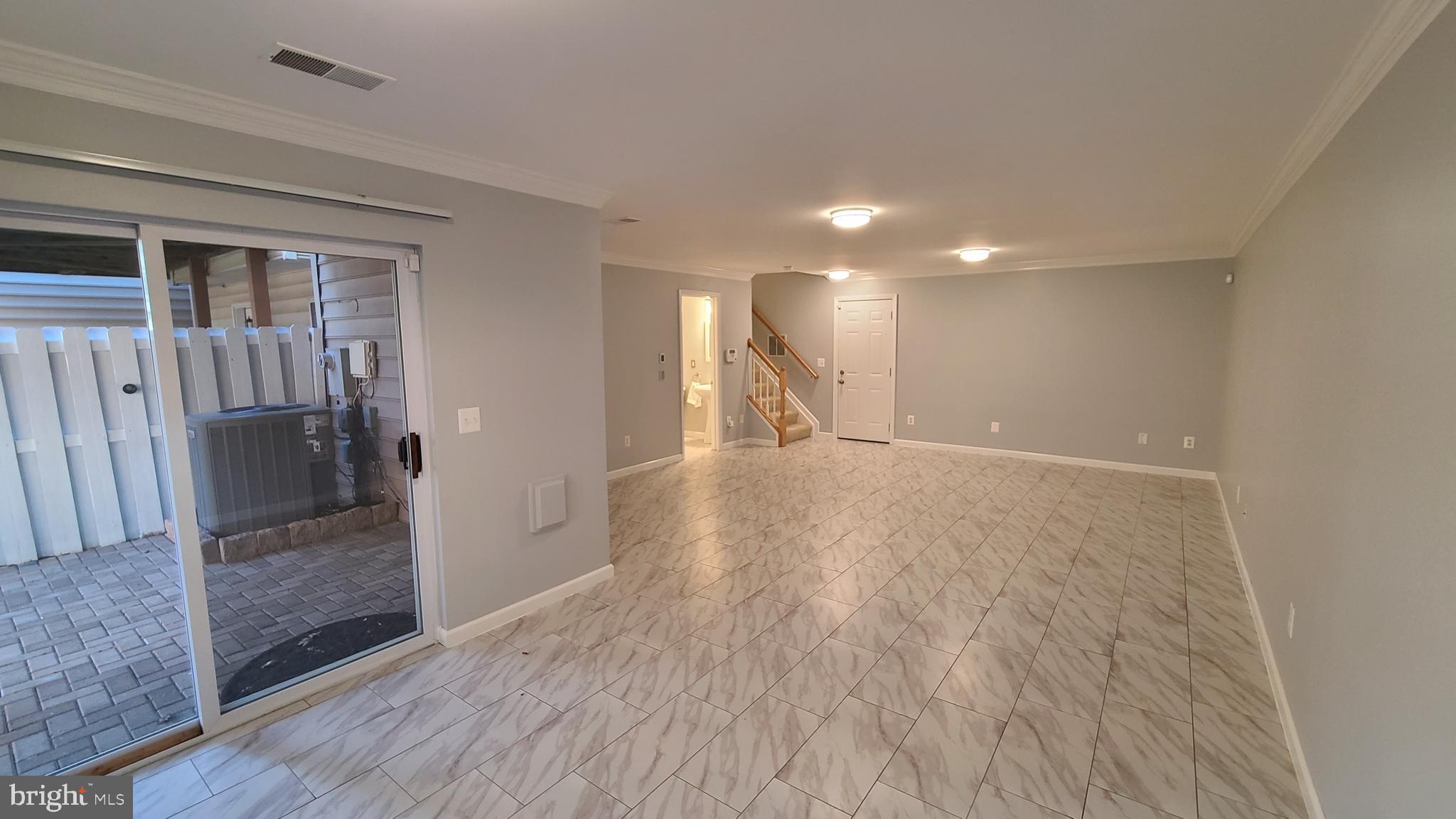 GREAT FALLS CHASE - Residential Lease