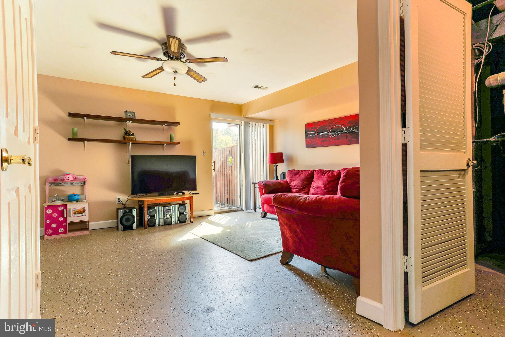 SPRING RIDGE - Residential