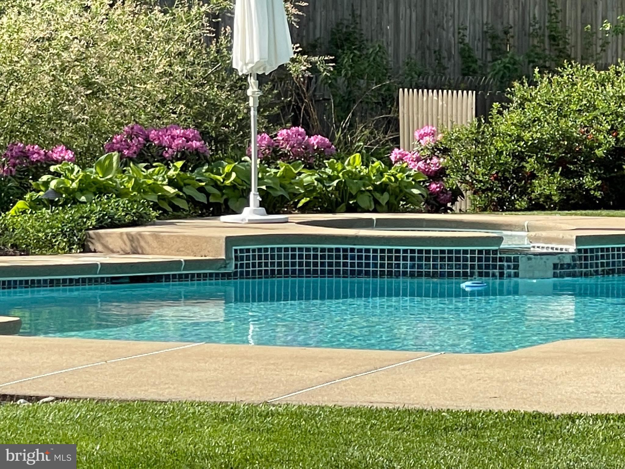 BUTTONWOOD MANOR - Residential