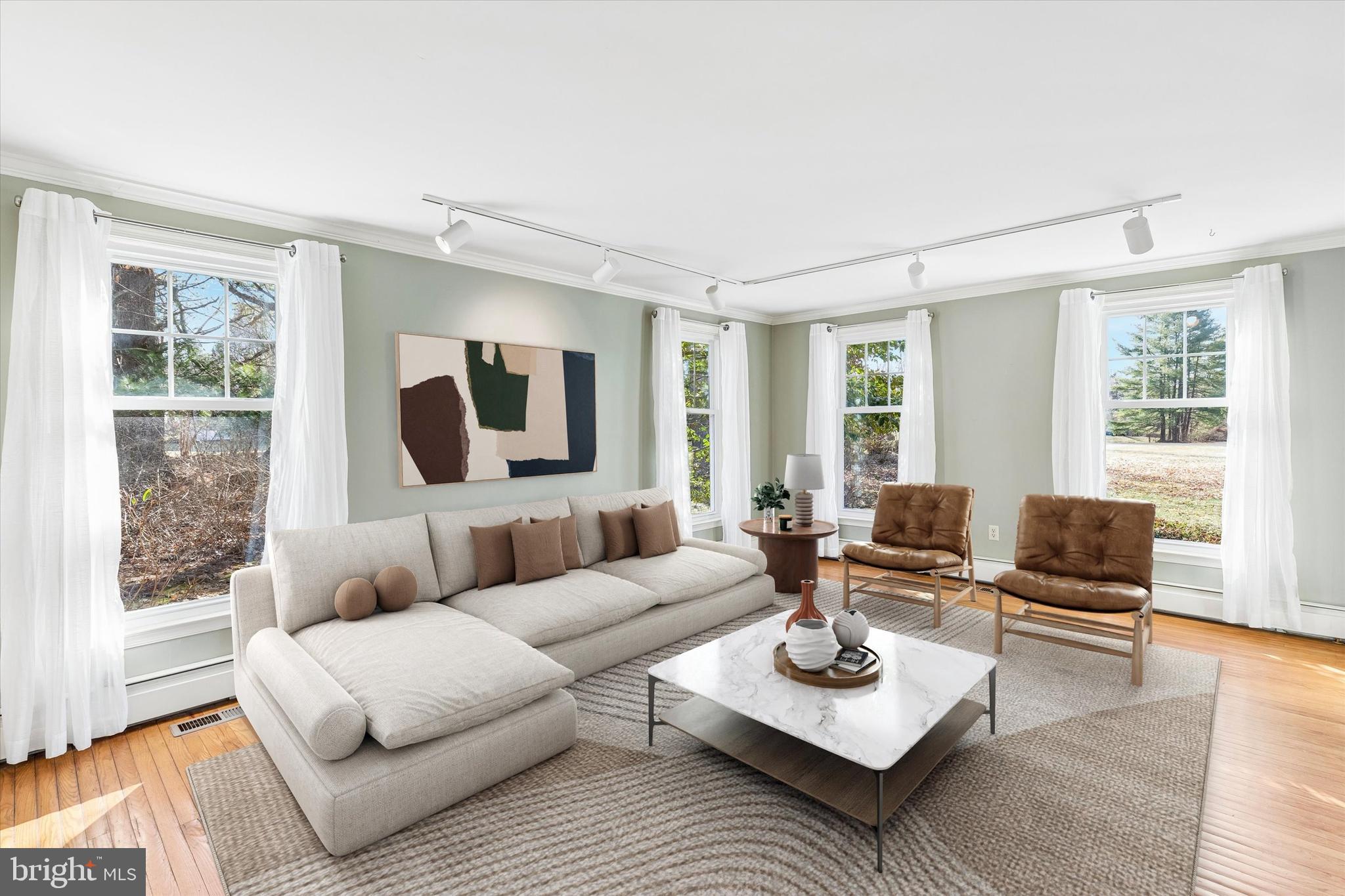 BUTTONWOOD MANOR - Residential