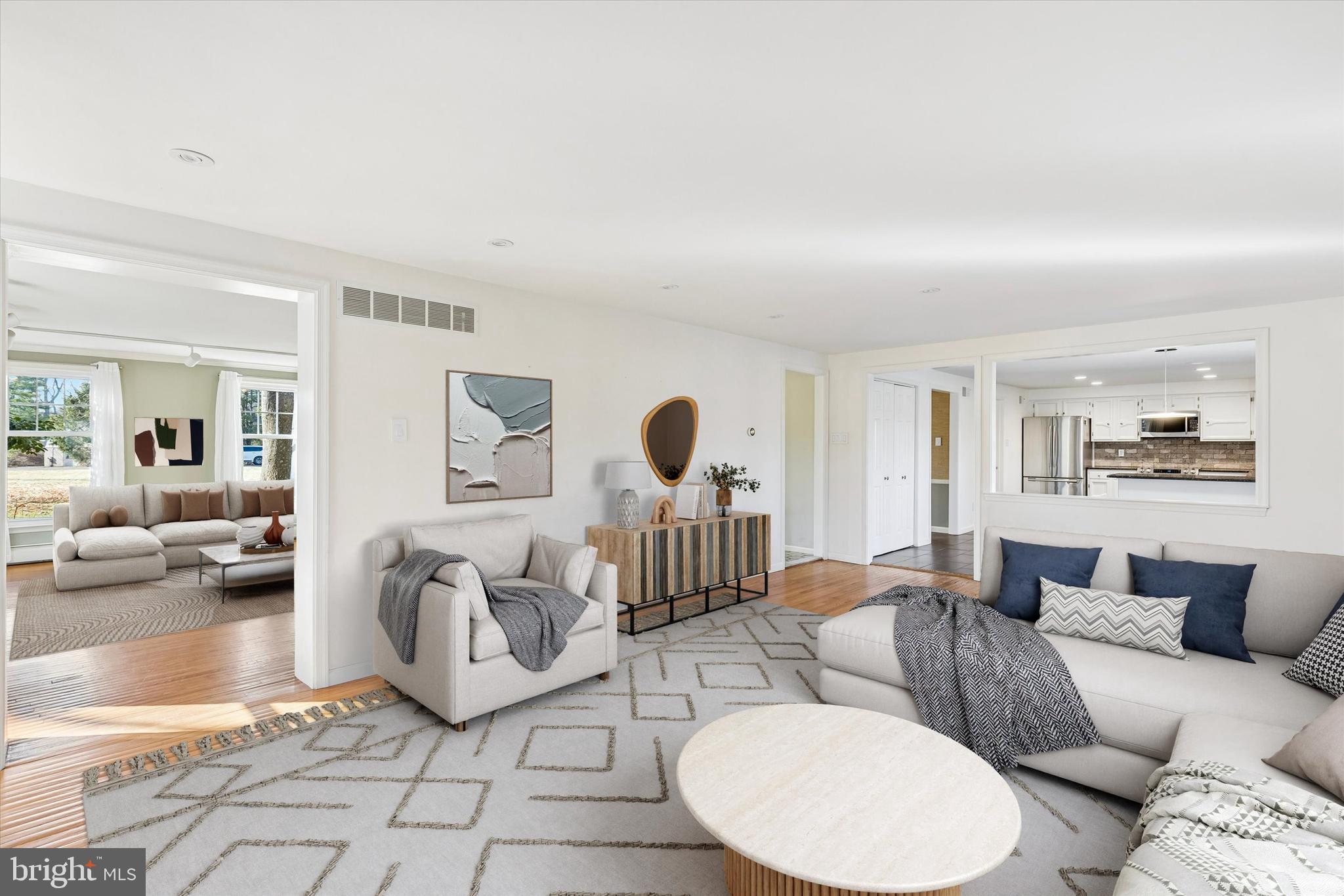 BUTTONWOOD MANOR - Residential