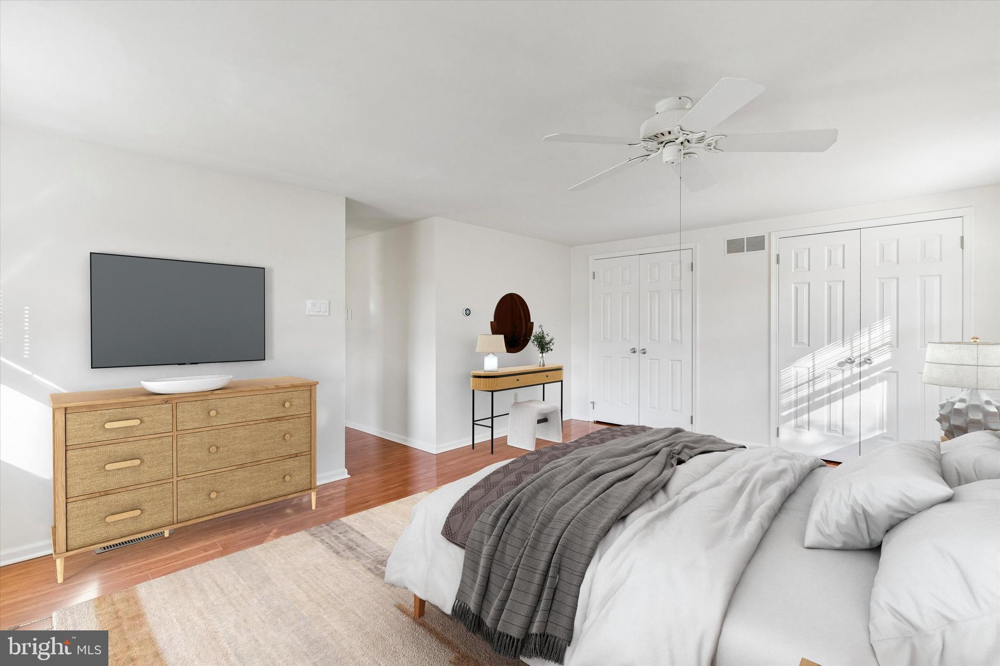 BUTTONWOOD MANOR - Residential