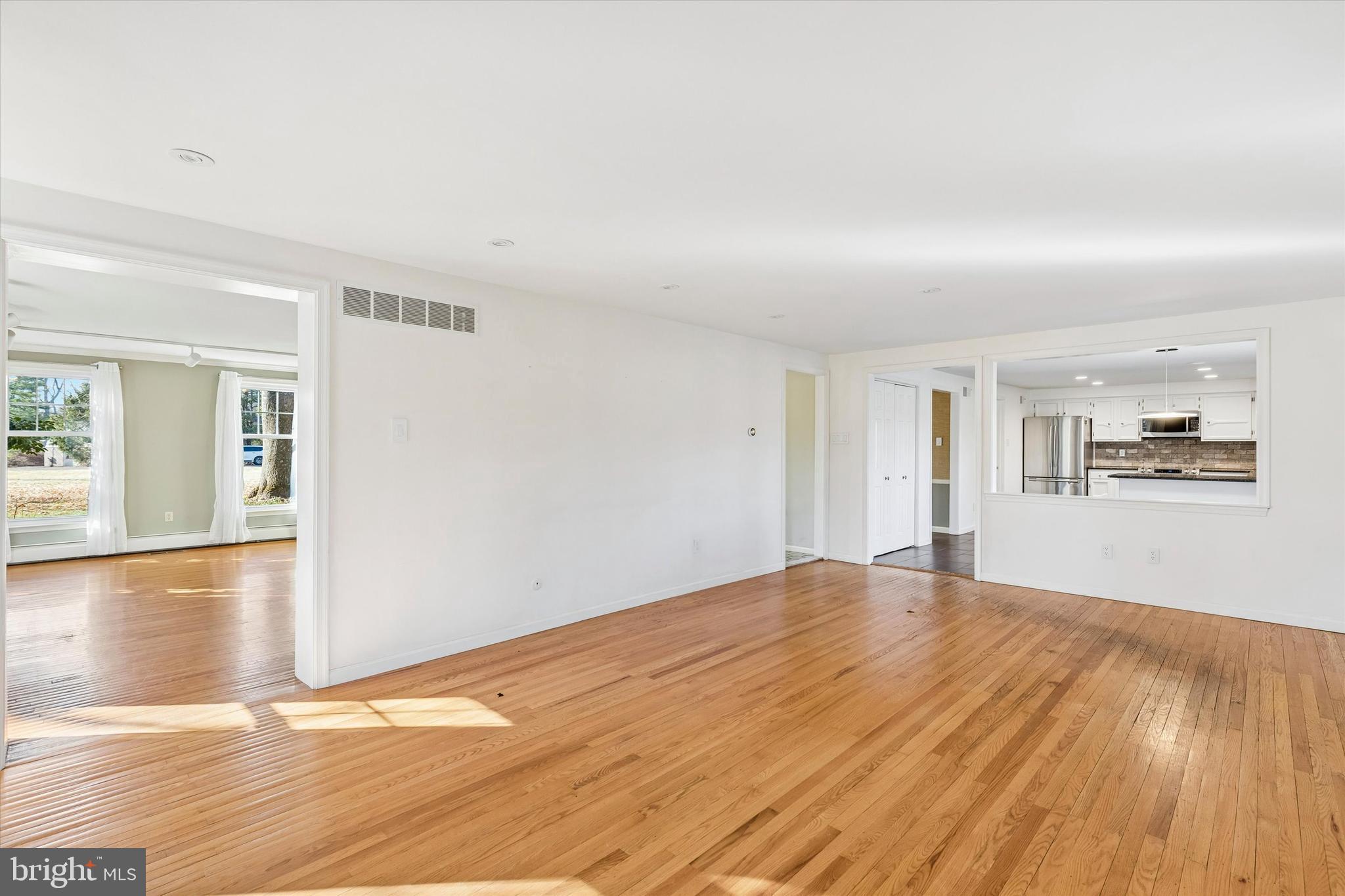 BUTTONWOOD MANOR - Residential