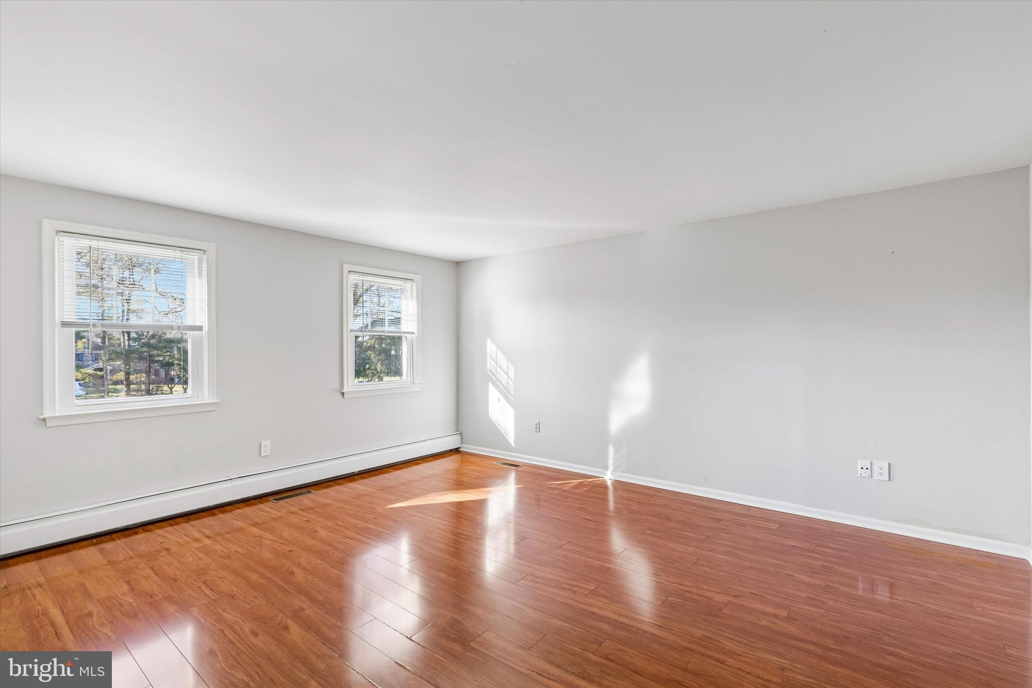 BUTTONWOOD MANOR - Residential