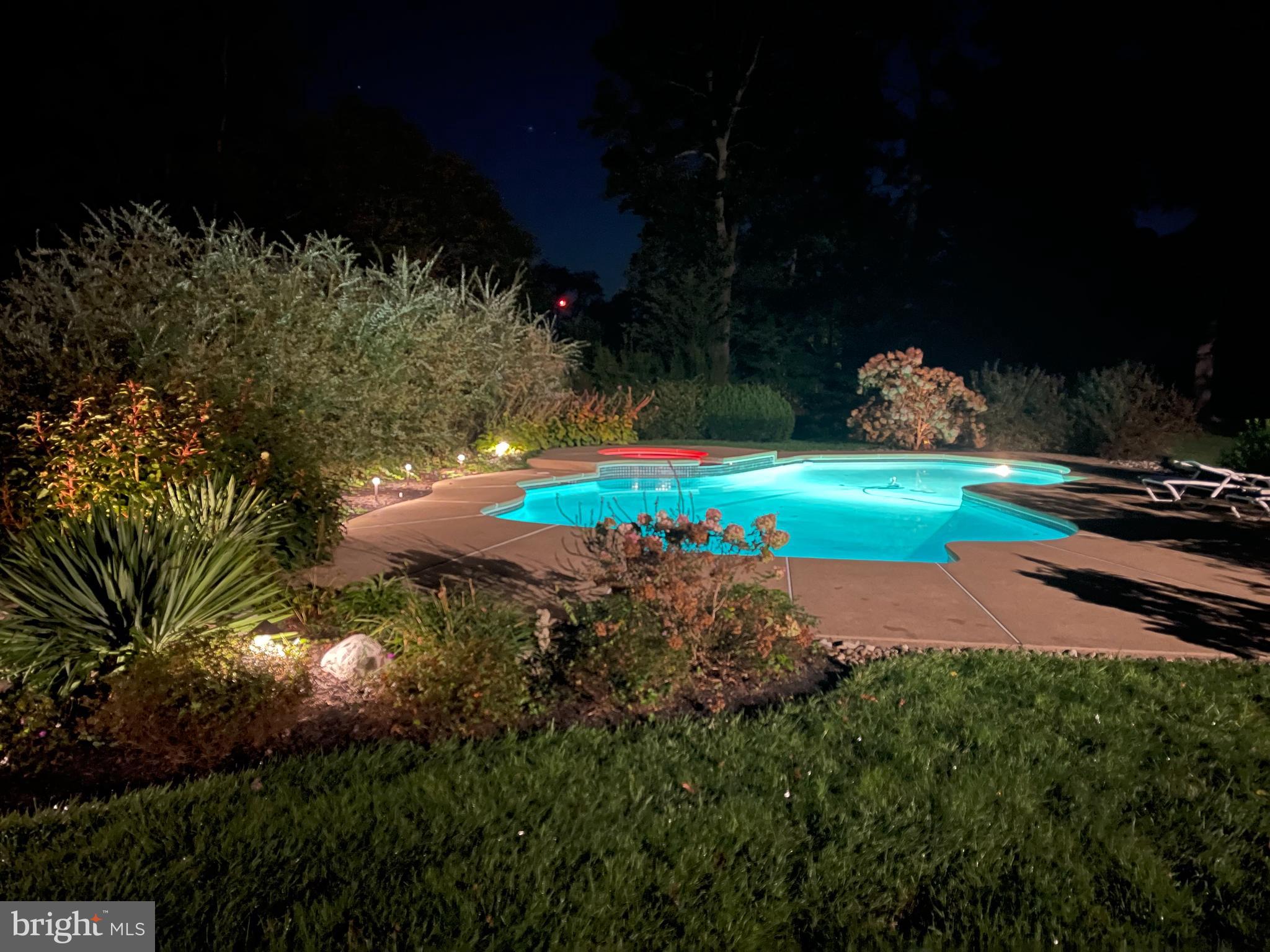 BUTTONWOOD MANOR - Residential