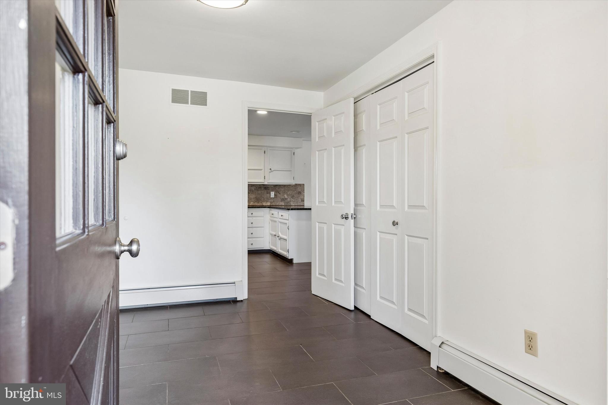 BUTTONWOOD MANOR - Residential