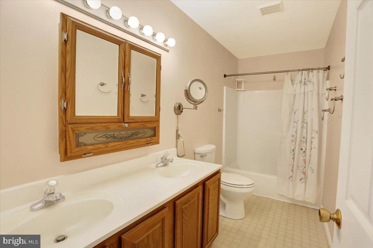 MIDDLETOWN - Residential