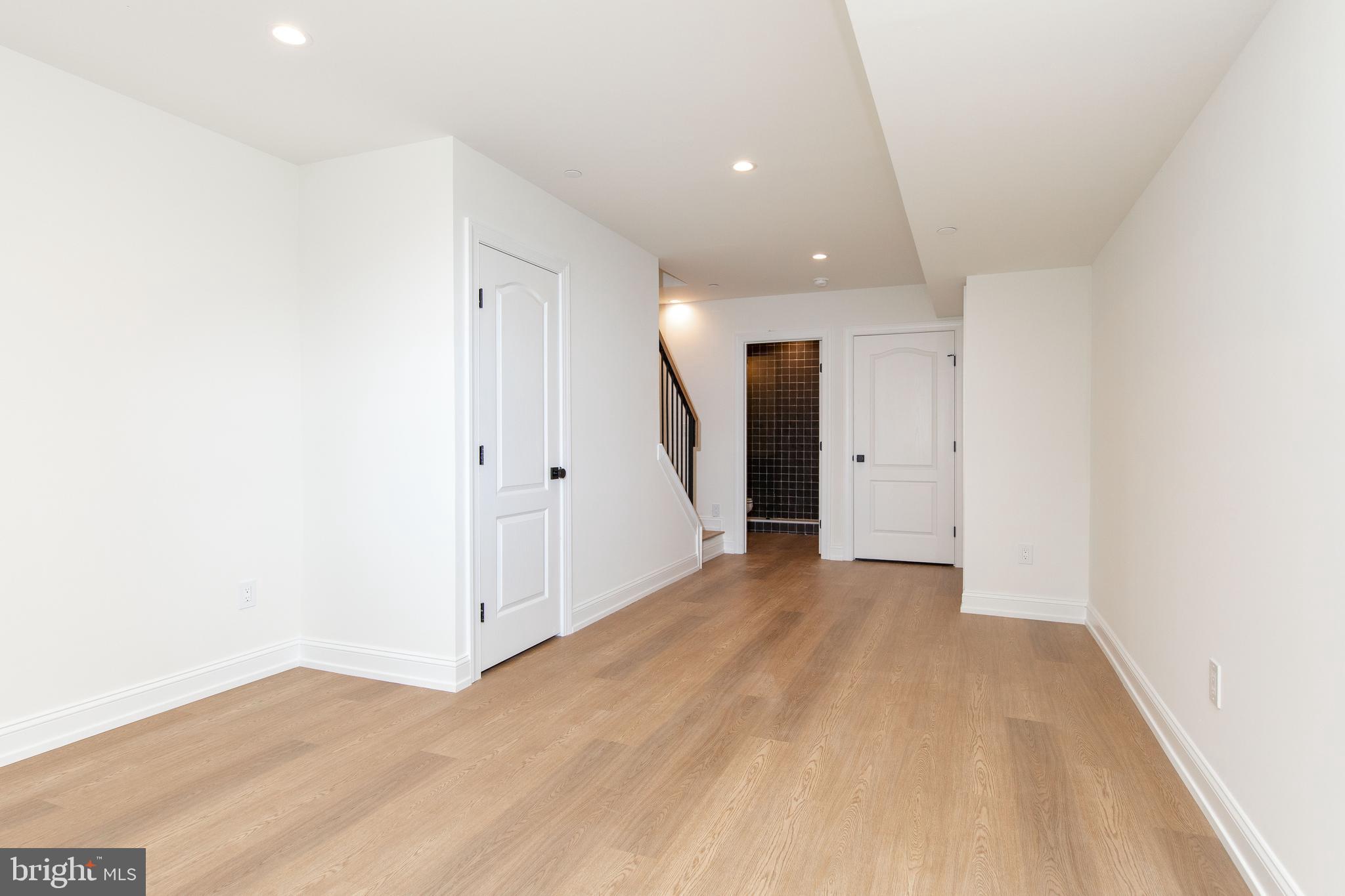 POINT BREEZE - Residential