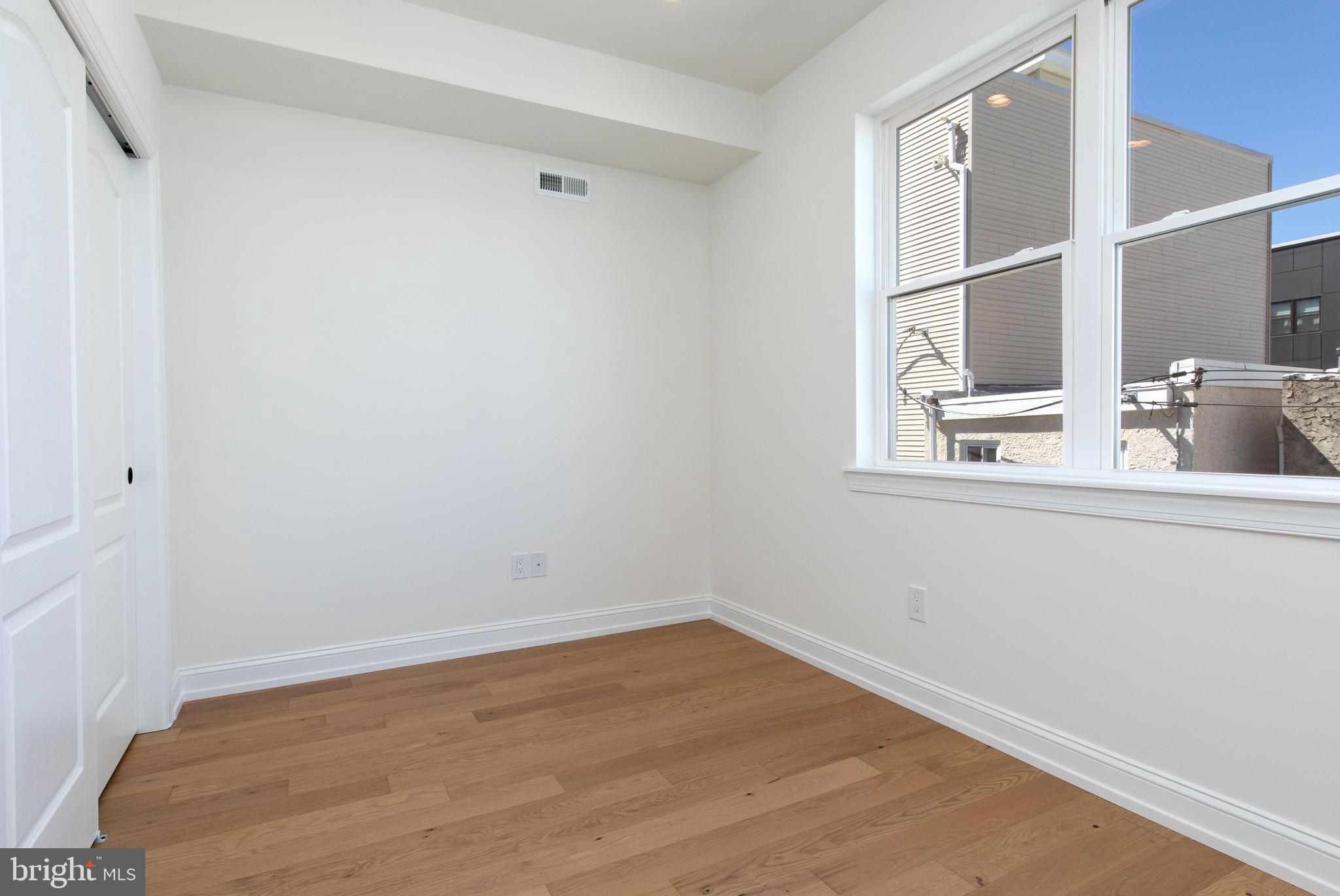 POINT BREEZE - Residential