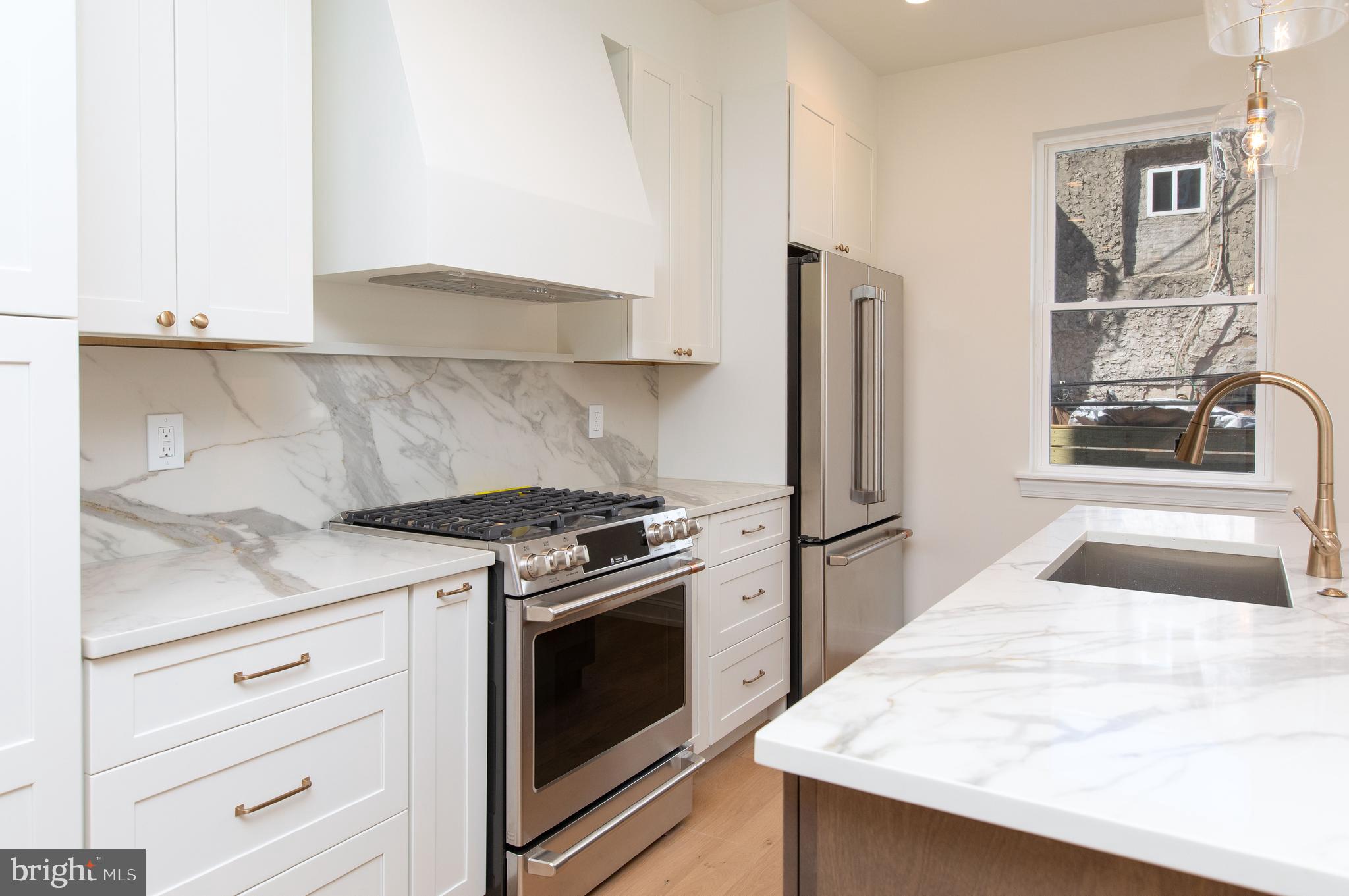 POINT BREEZE - Residential