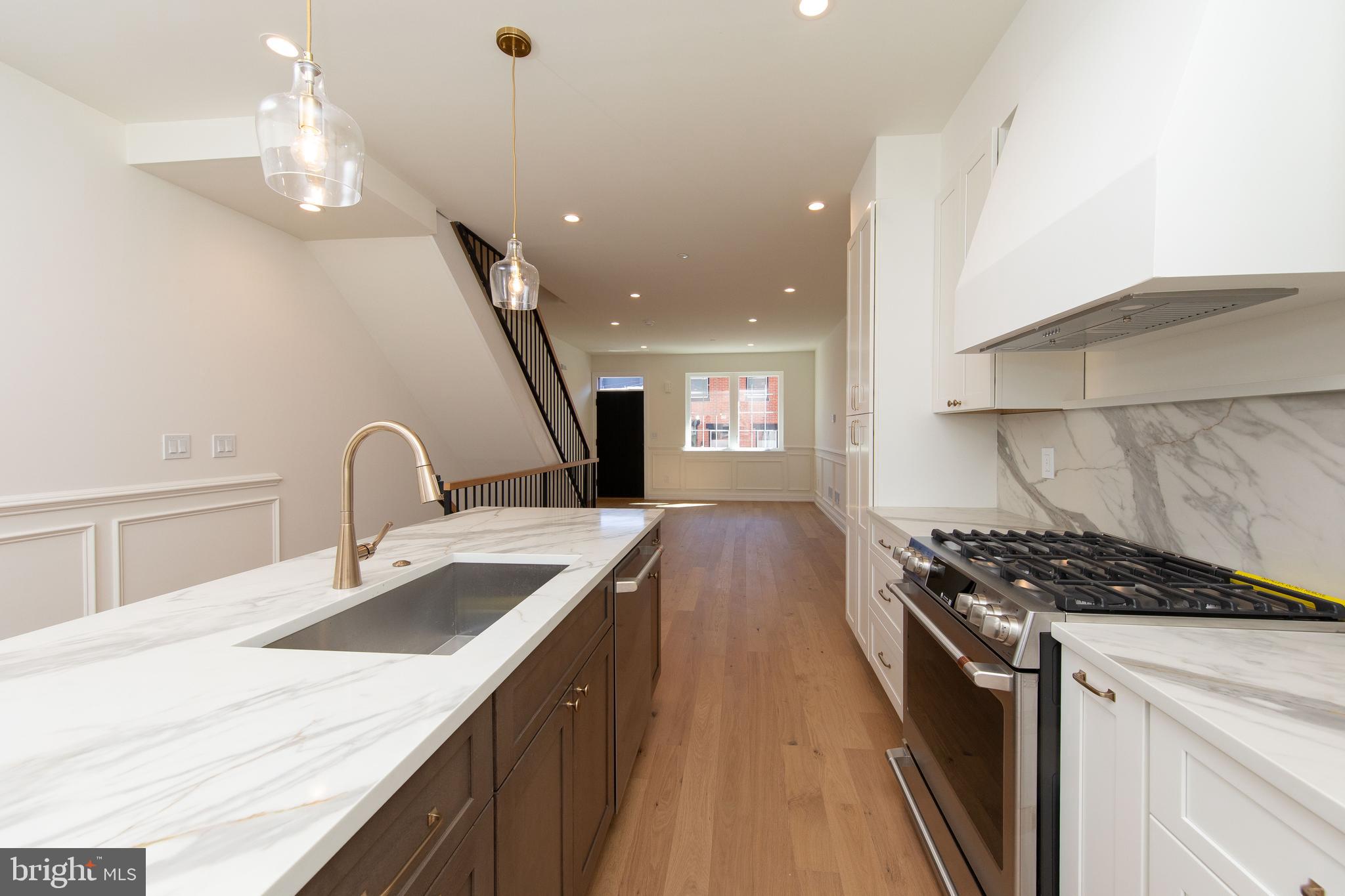 POINT BREEZE - Residential