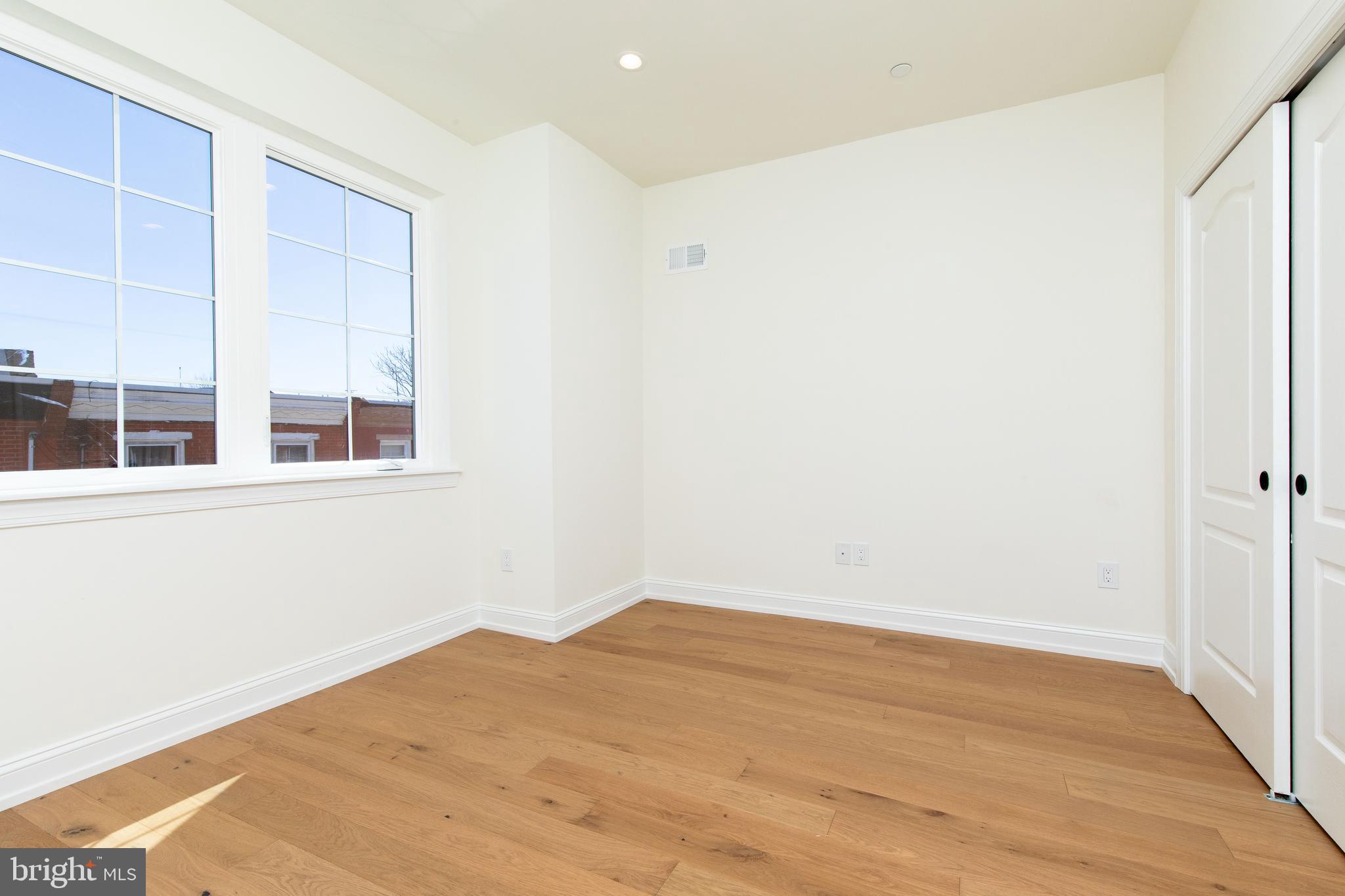 POINT BREEZE - Residential