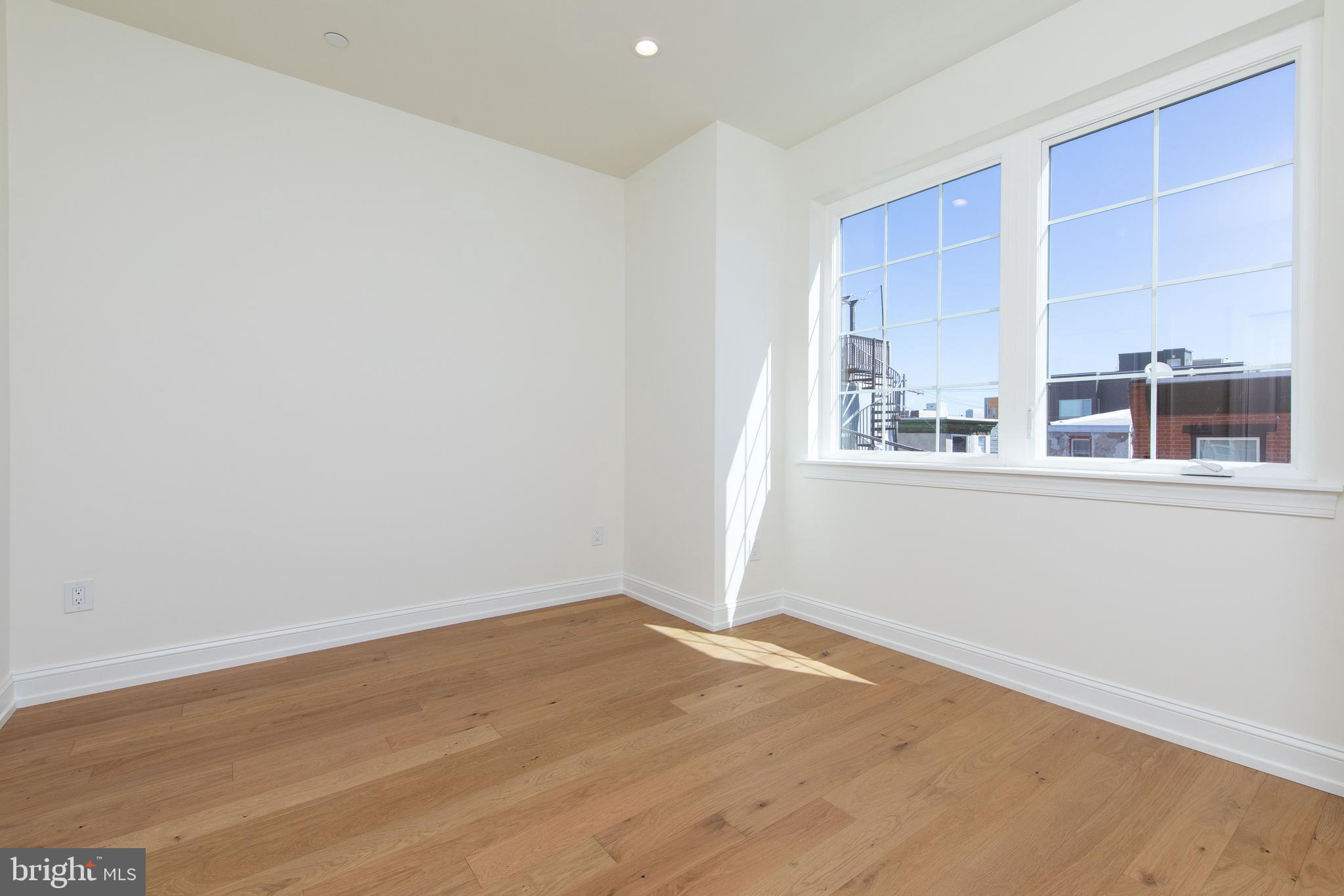 POINT BREEZE - Residential