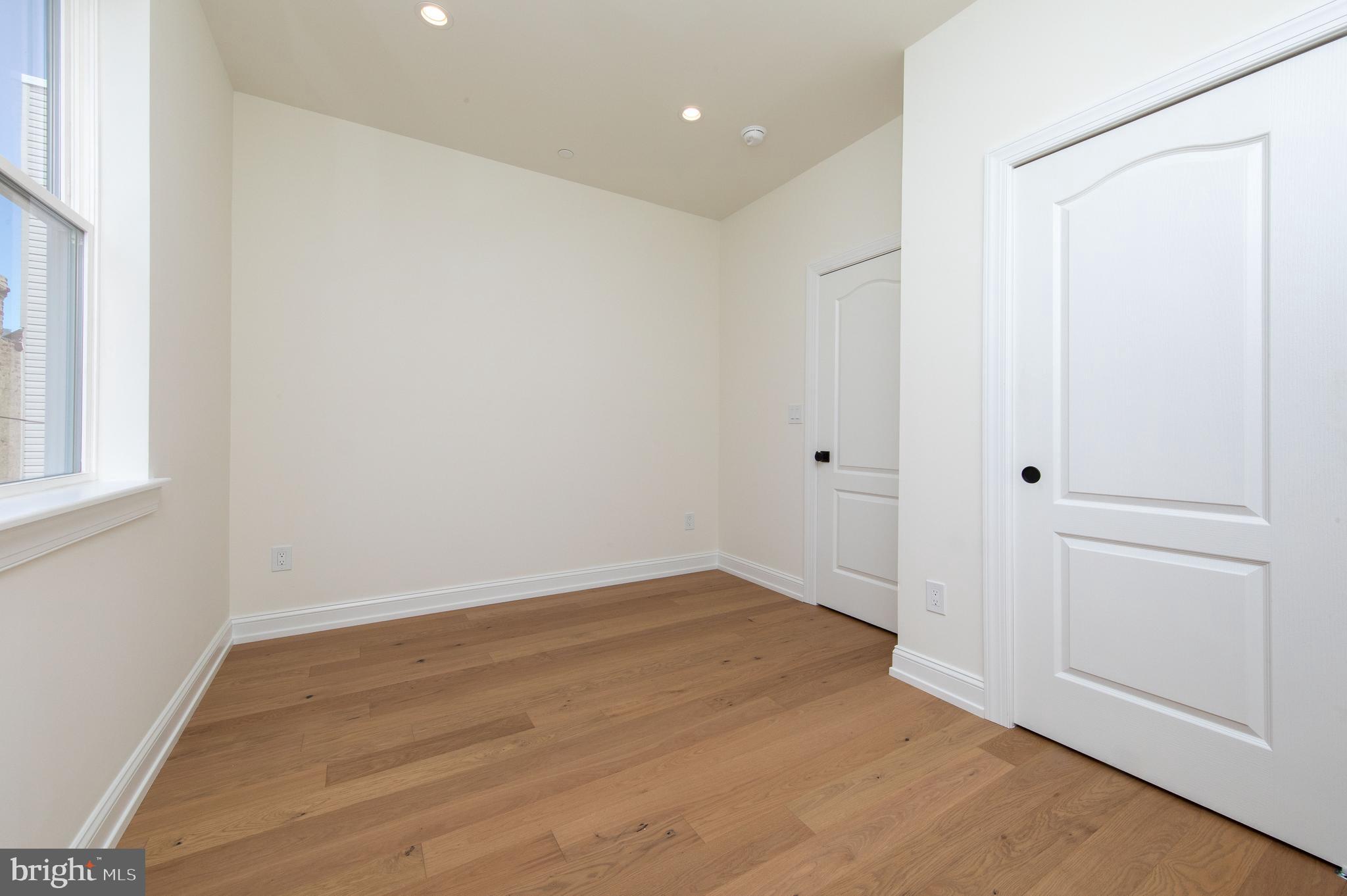 POINT BREEZE - Residential