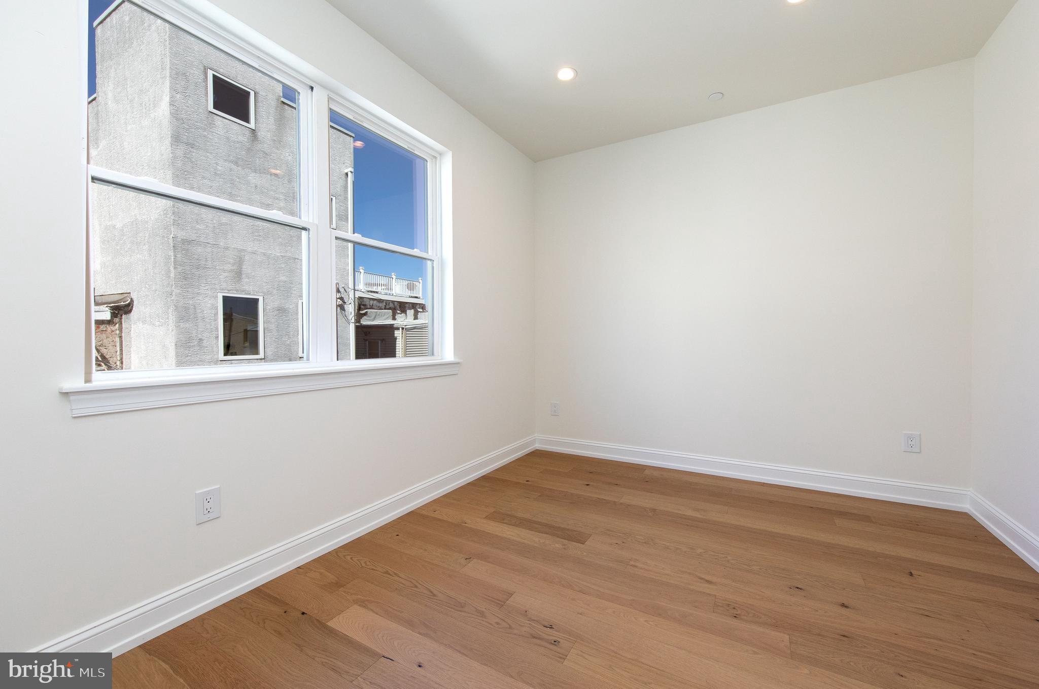 POINT BREEZE - Residential