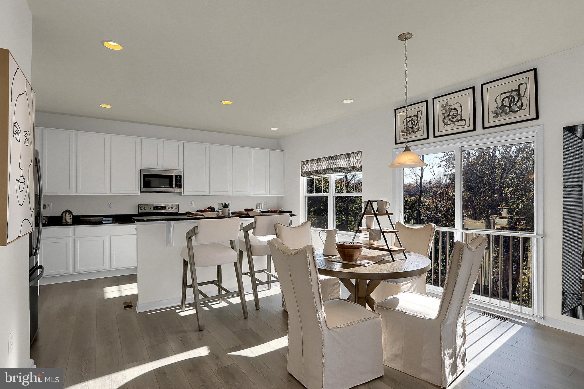 RICHMOND HILLS - Residential