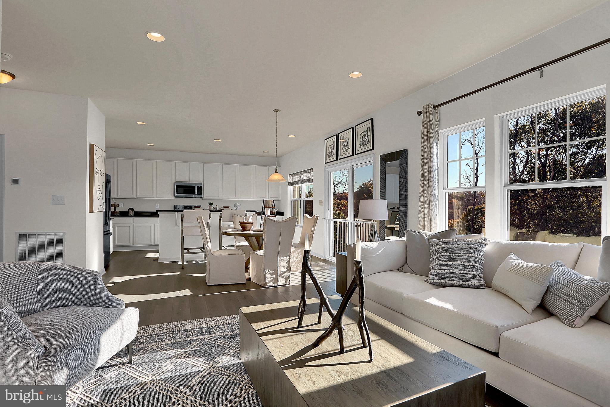 RICHMOND HILLS - Residential