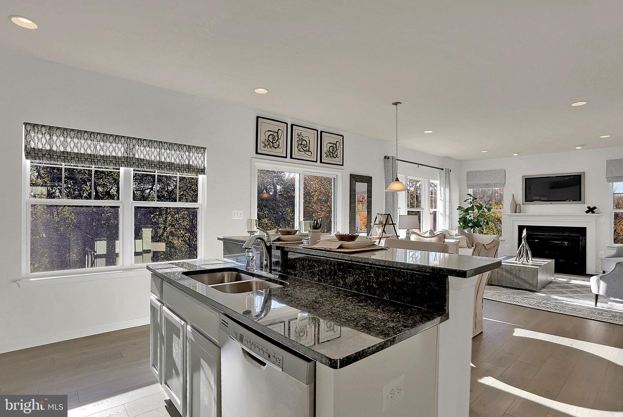 RICHMOND HILLS - Residential