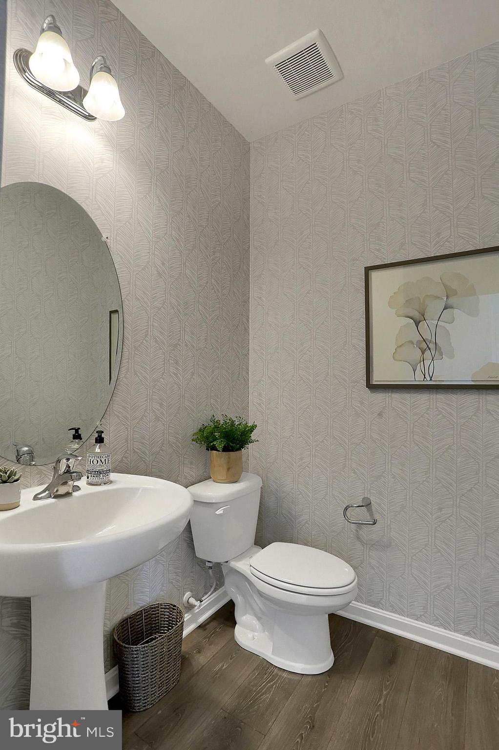 RICHMOND HILLS - Residential