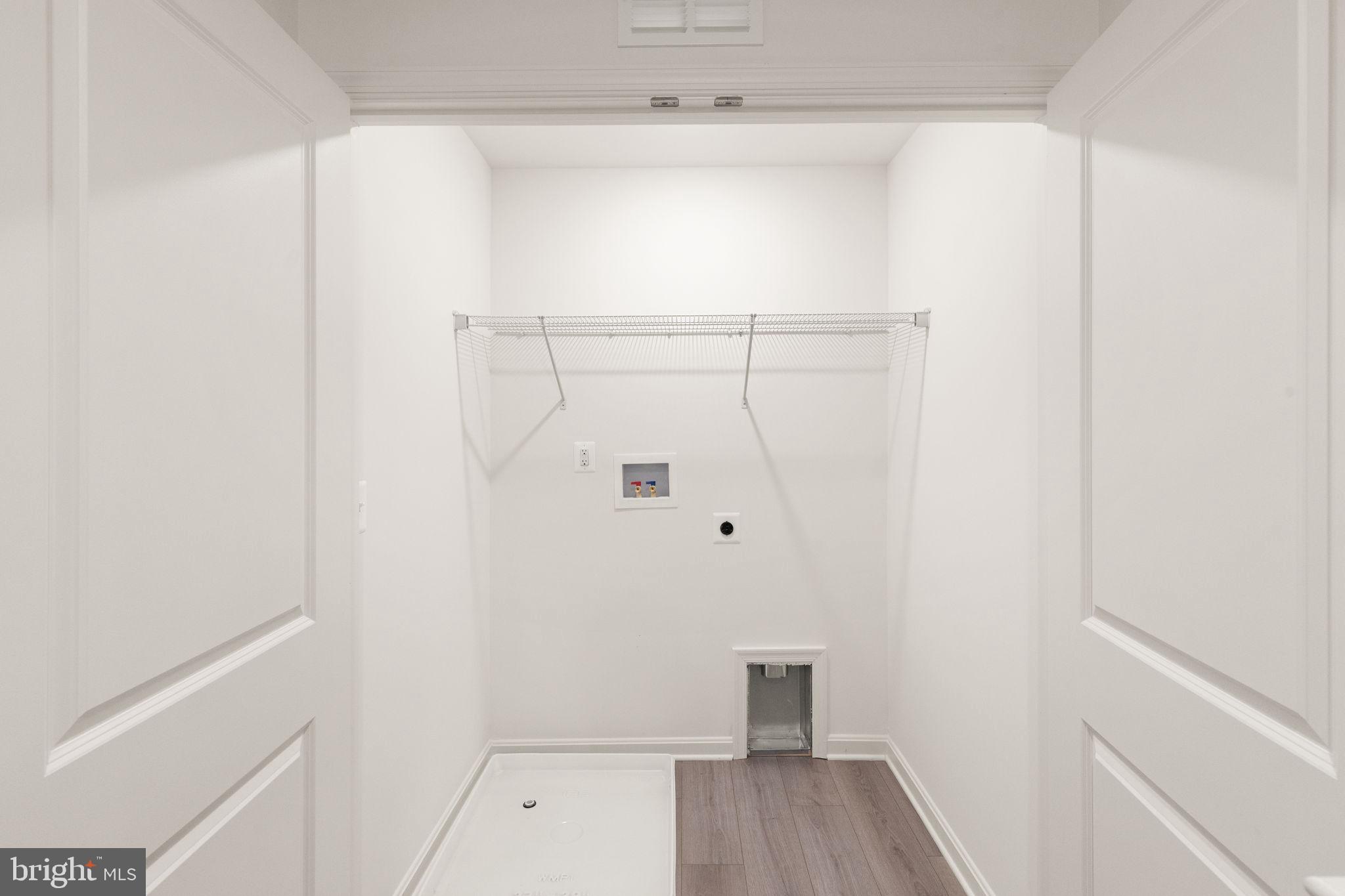 RICHMOND HILLS - Residential