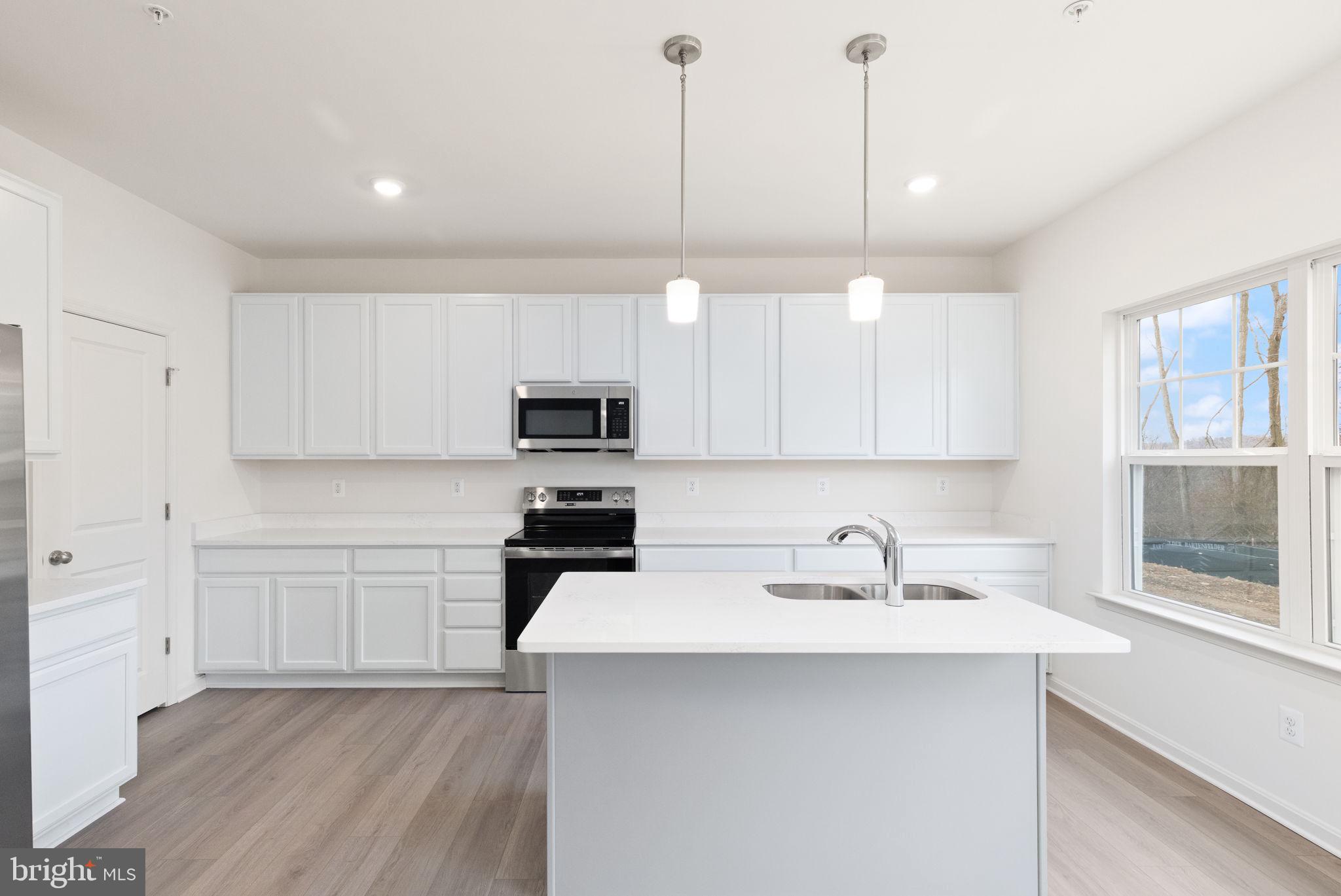 RICHMOND HILLS - Residential