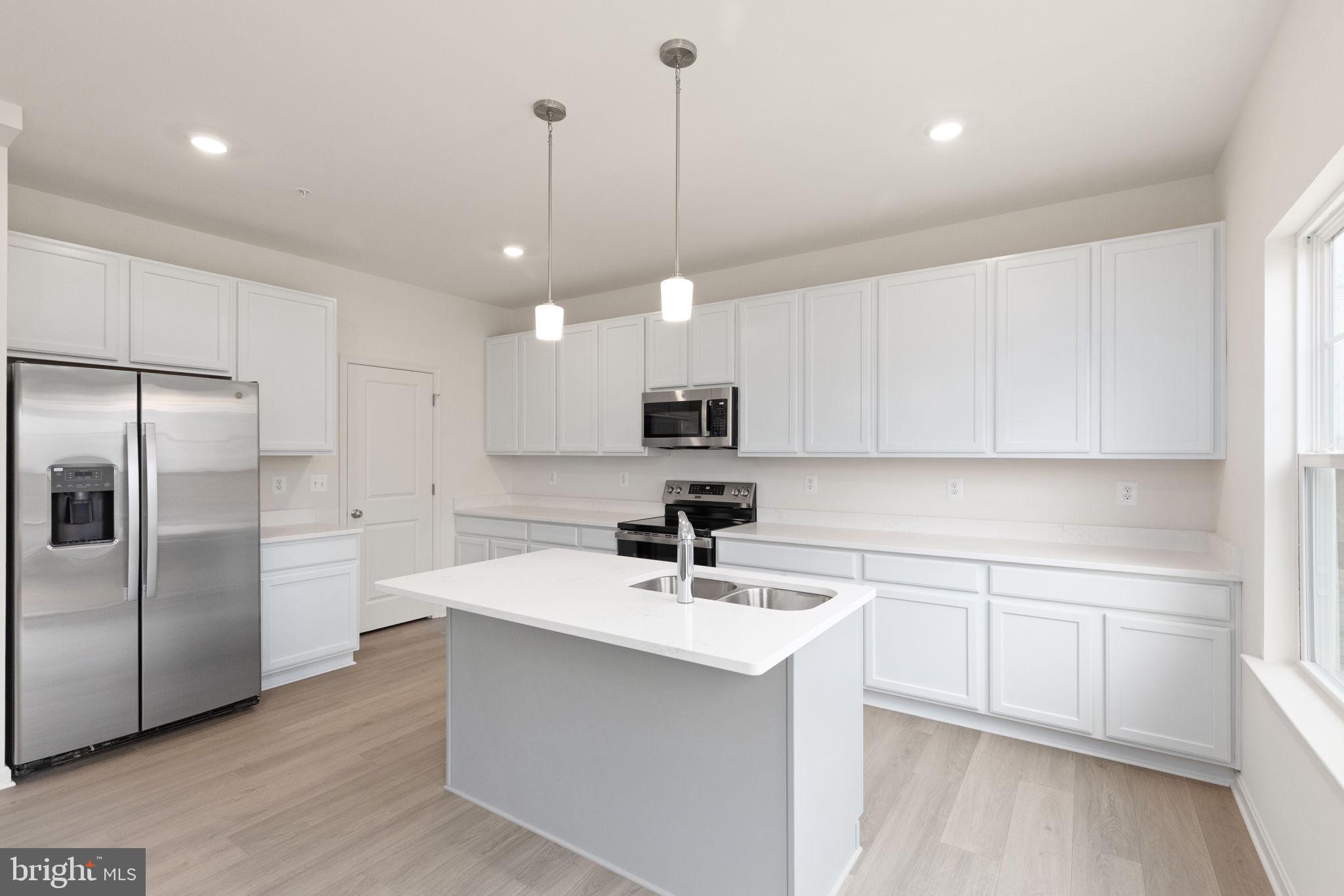 RICHMOND HILLS - Residential