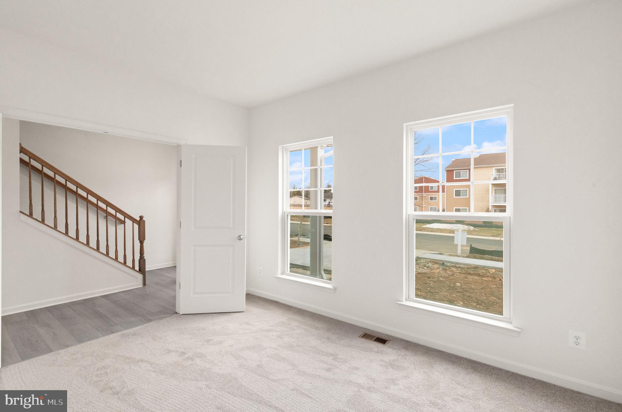 RICHMOND HILLS - Residential