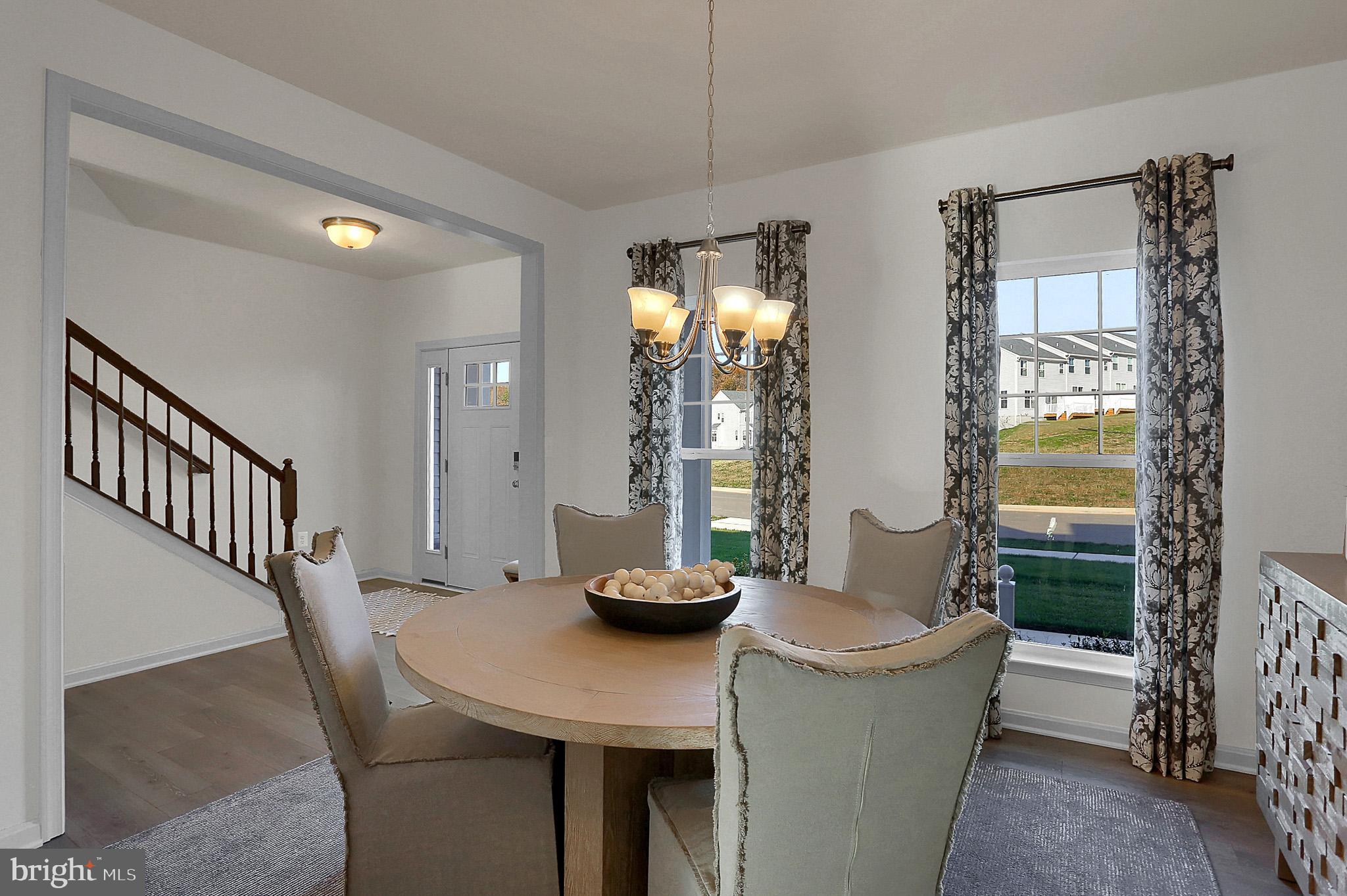 RICHMOND HILLS - Residential