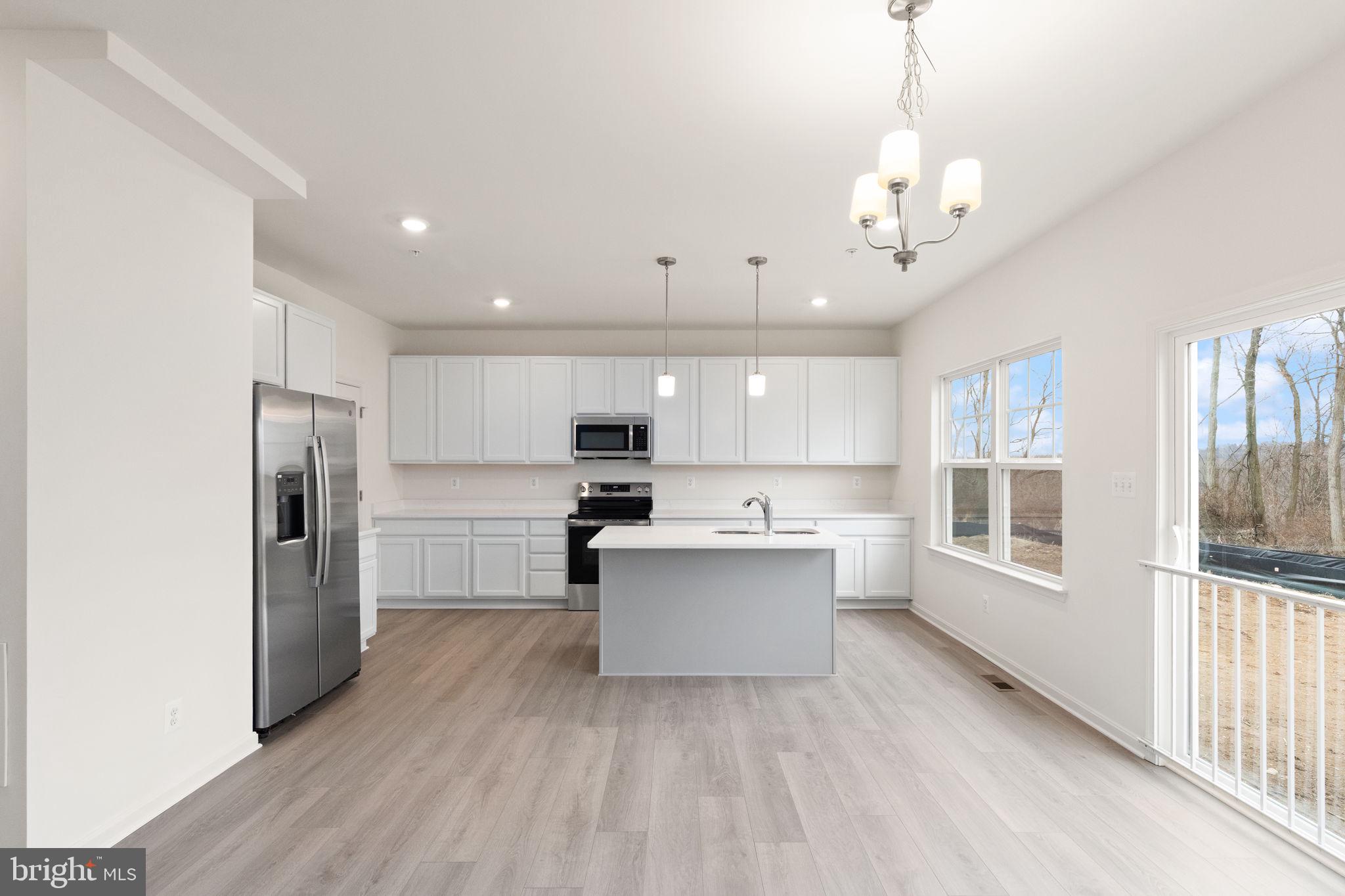 RICHMOND HILLS - Residential