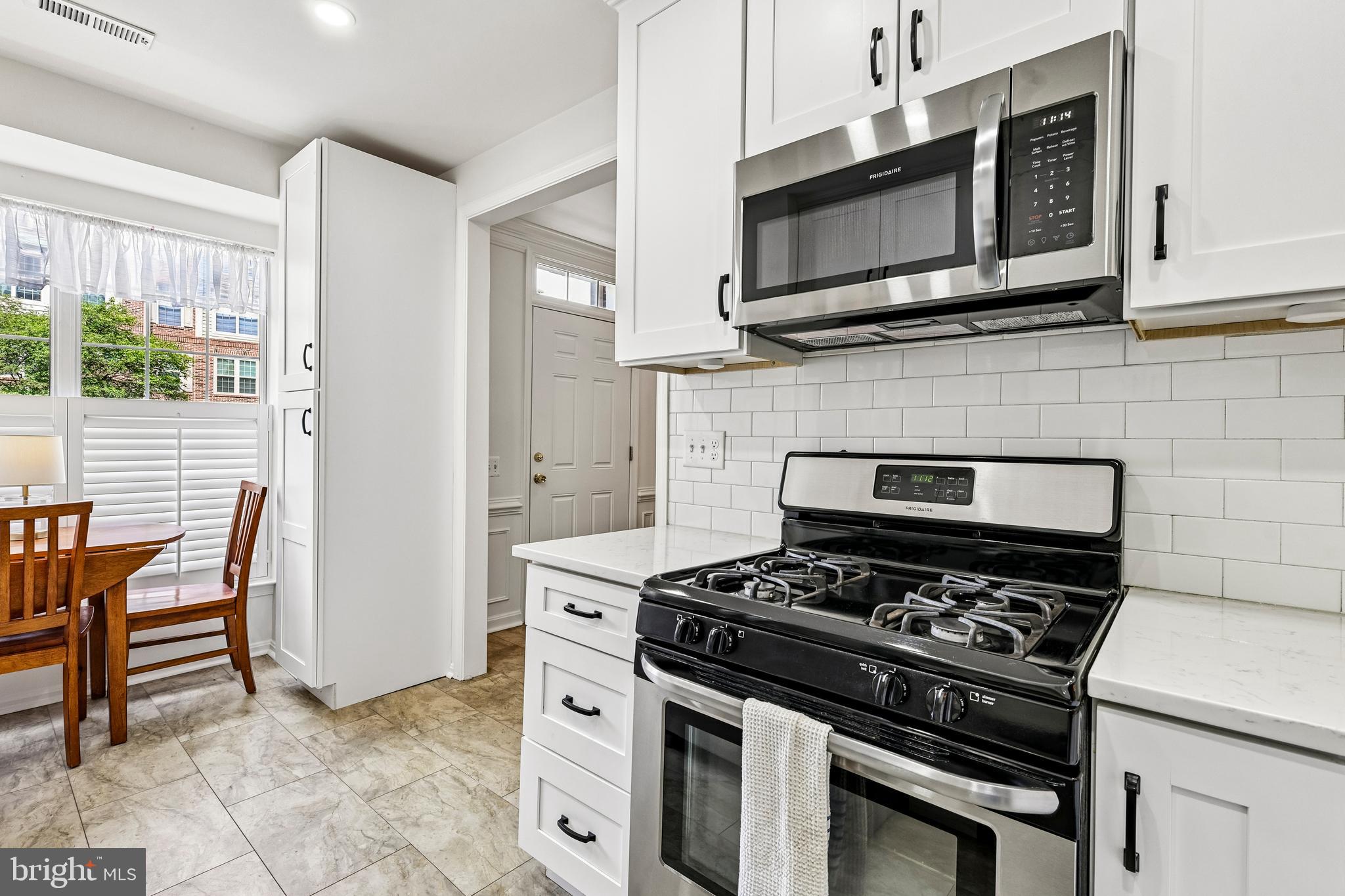4111 OXFORD LANE