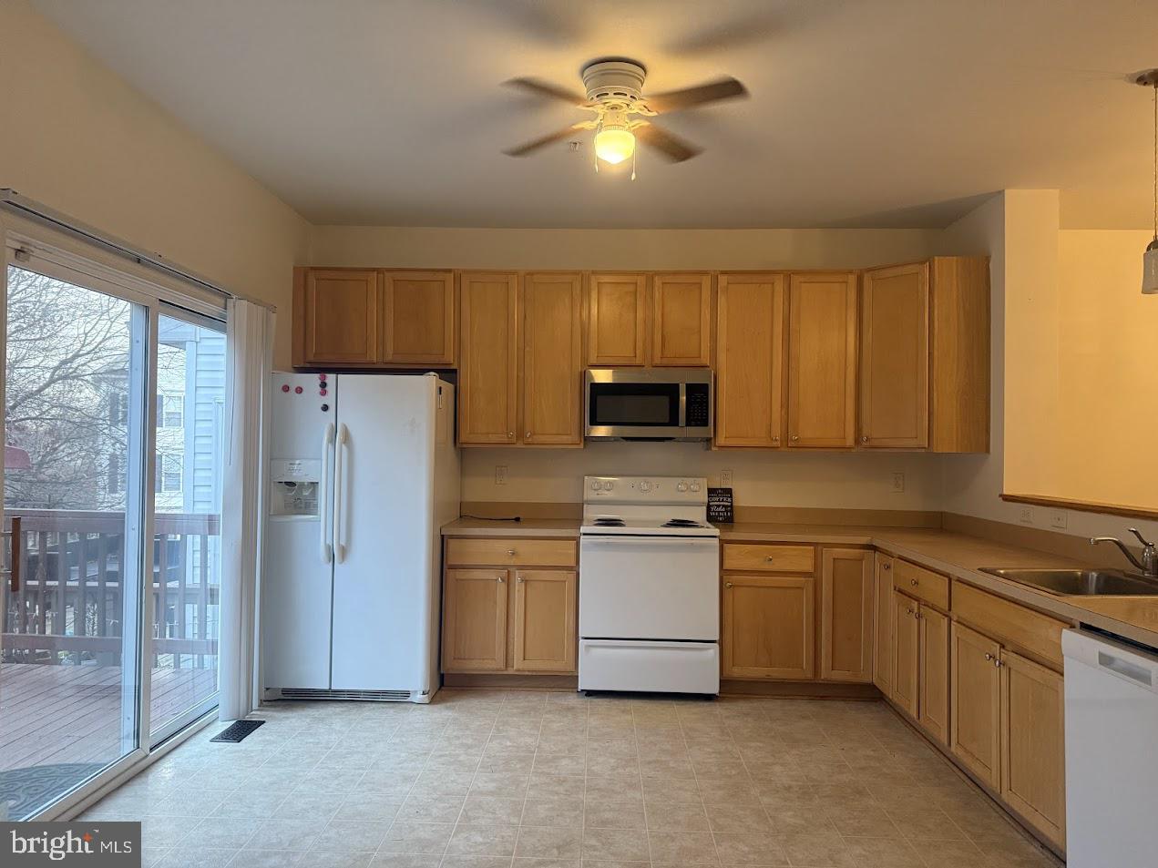 OVERLOOK - Residential Lease