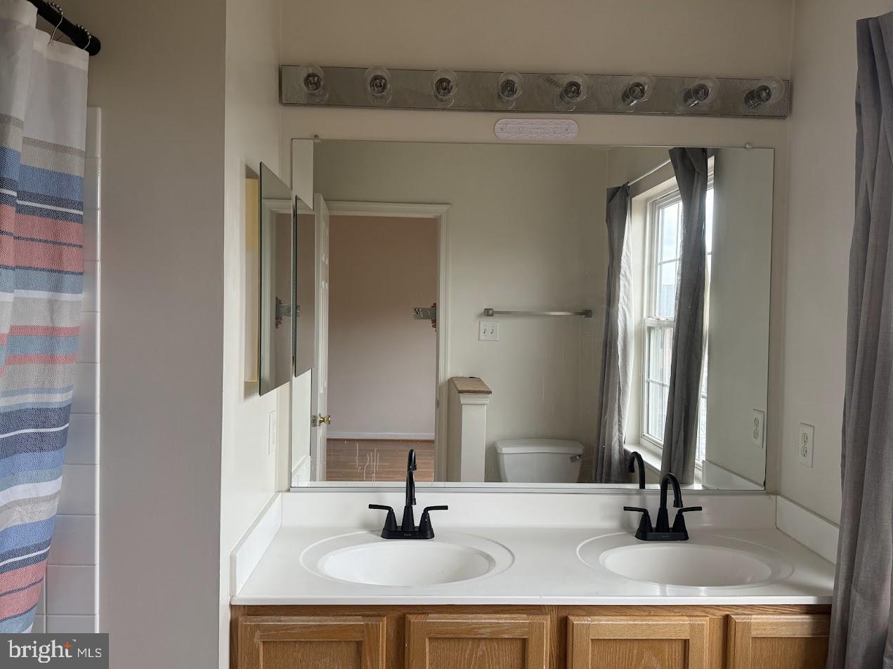 OVERLOOK - Residential Lease