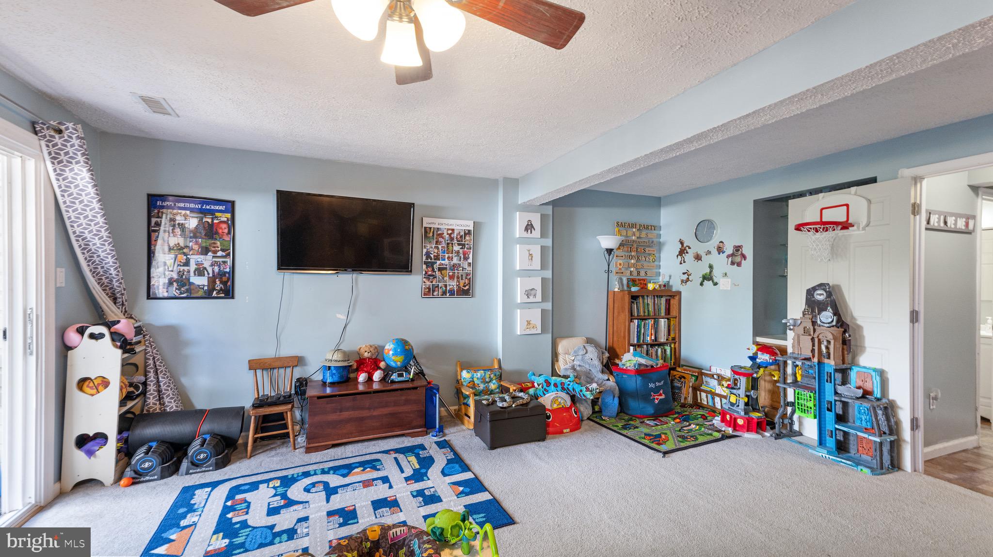 GUNNERS LAKE VILLAGE - Residential