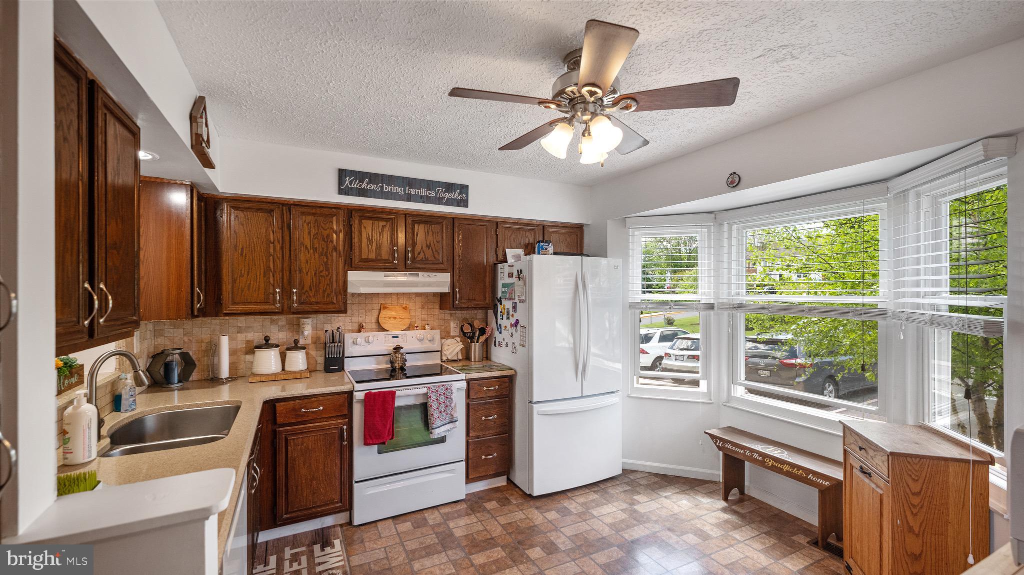 GUNNERS LAKE VILLAGE - Residential