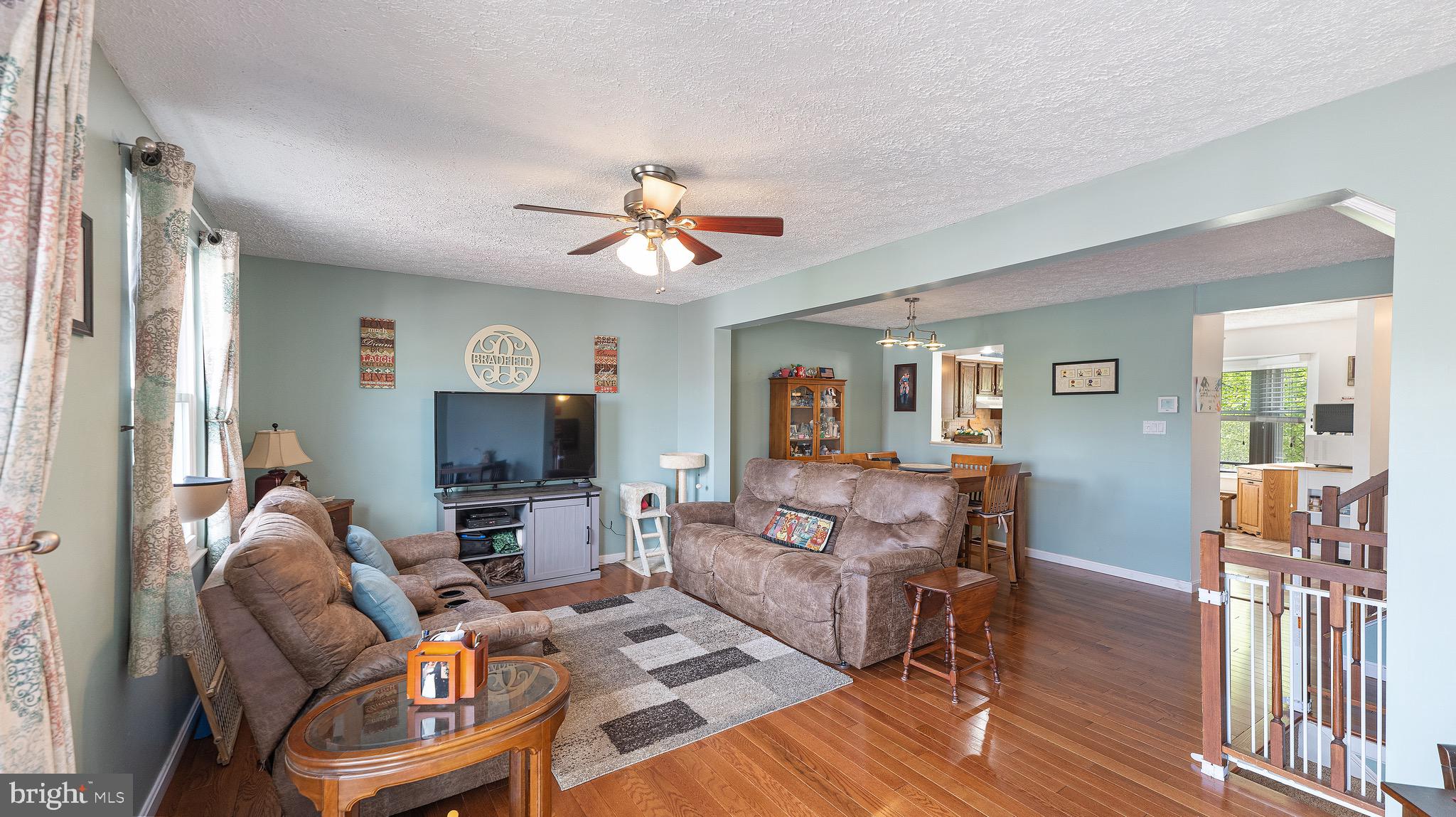 GUNNERS LAKE VILLAGE - Residential