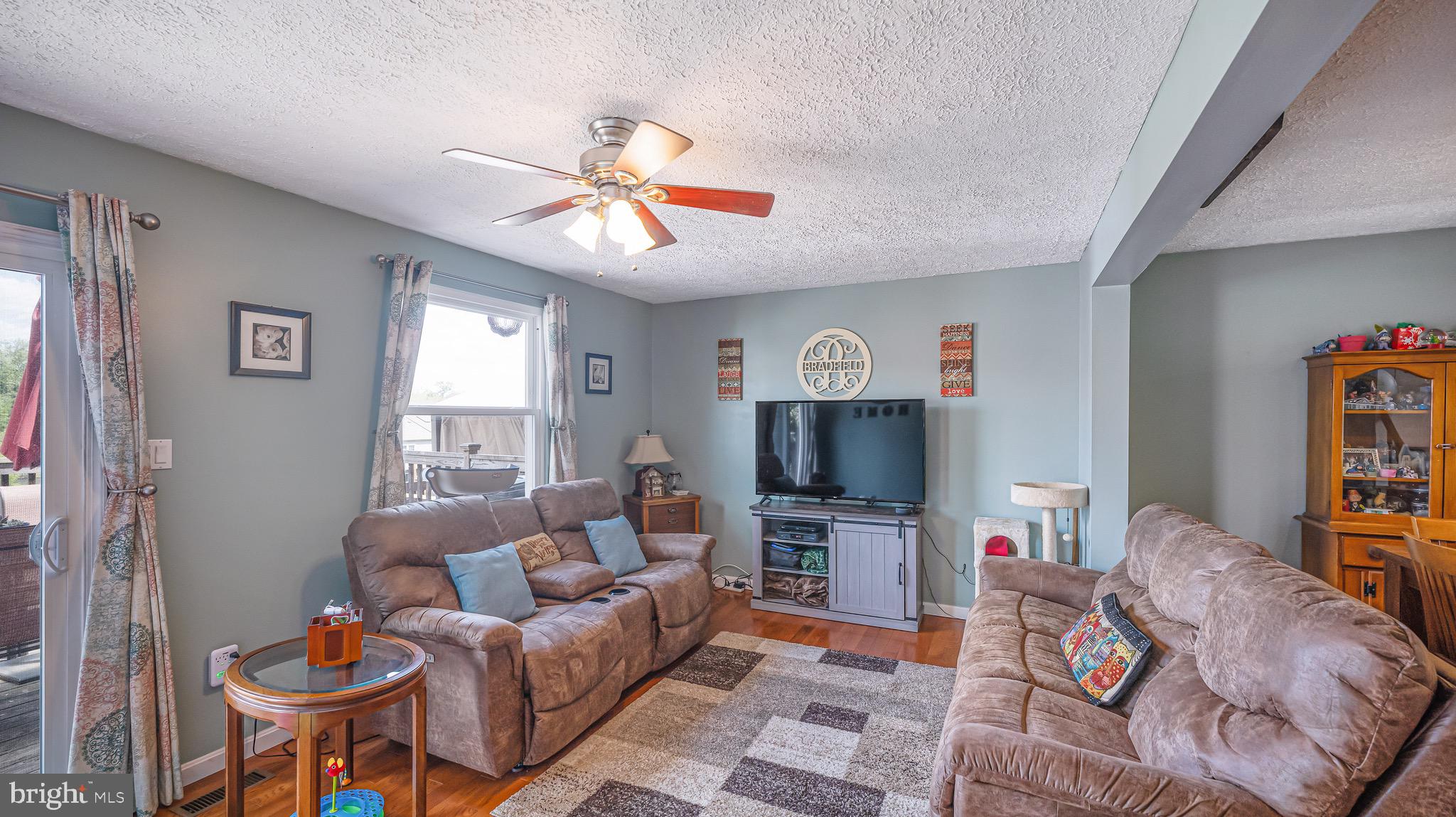 GUNNERS LAKE VILLAGE - Residential