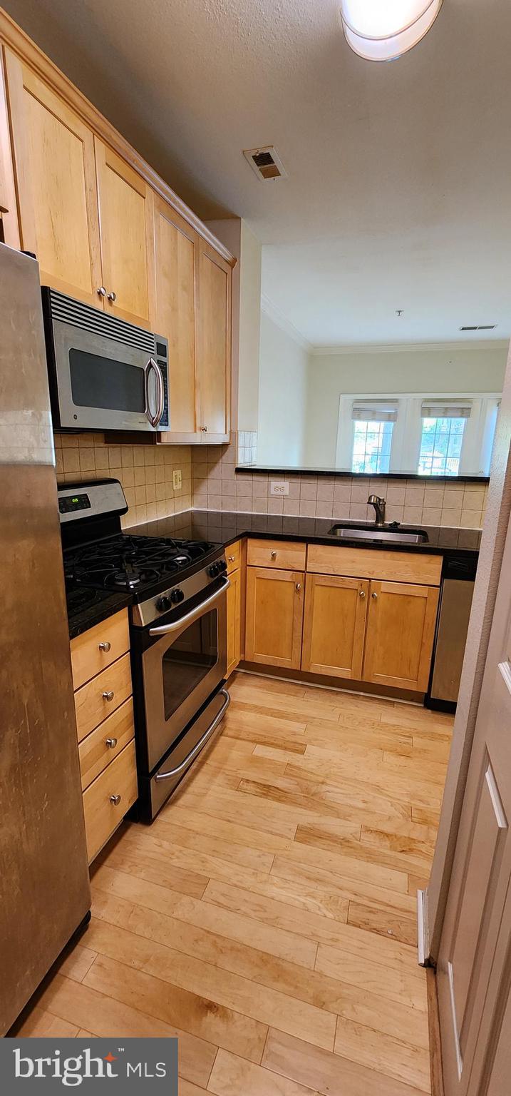 WHITE FLINT STATION - Residential Lease